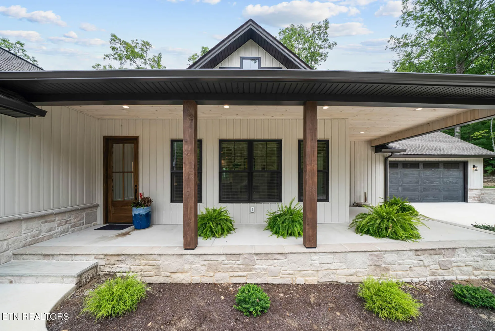 Property Slideshow image 3 of 52 | 11 brenningham ln, Crossville, TN, 38558