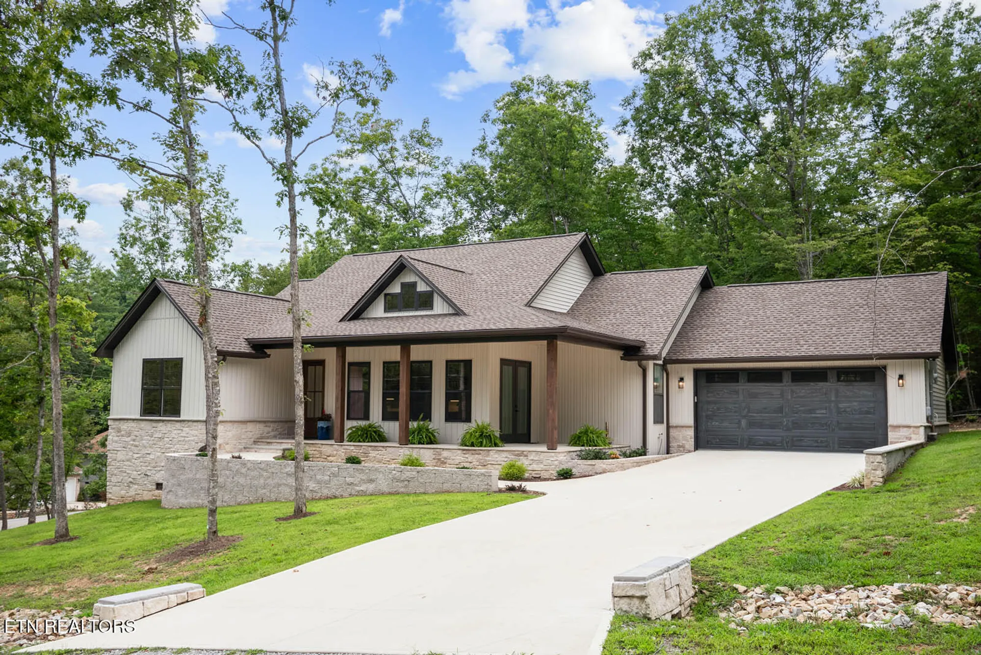 Property Slideshow image 1 of 52 | 11 brenningham ln, Crossville, TN, 38558