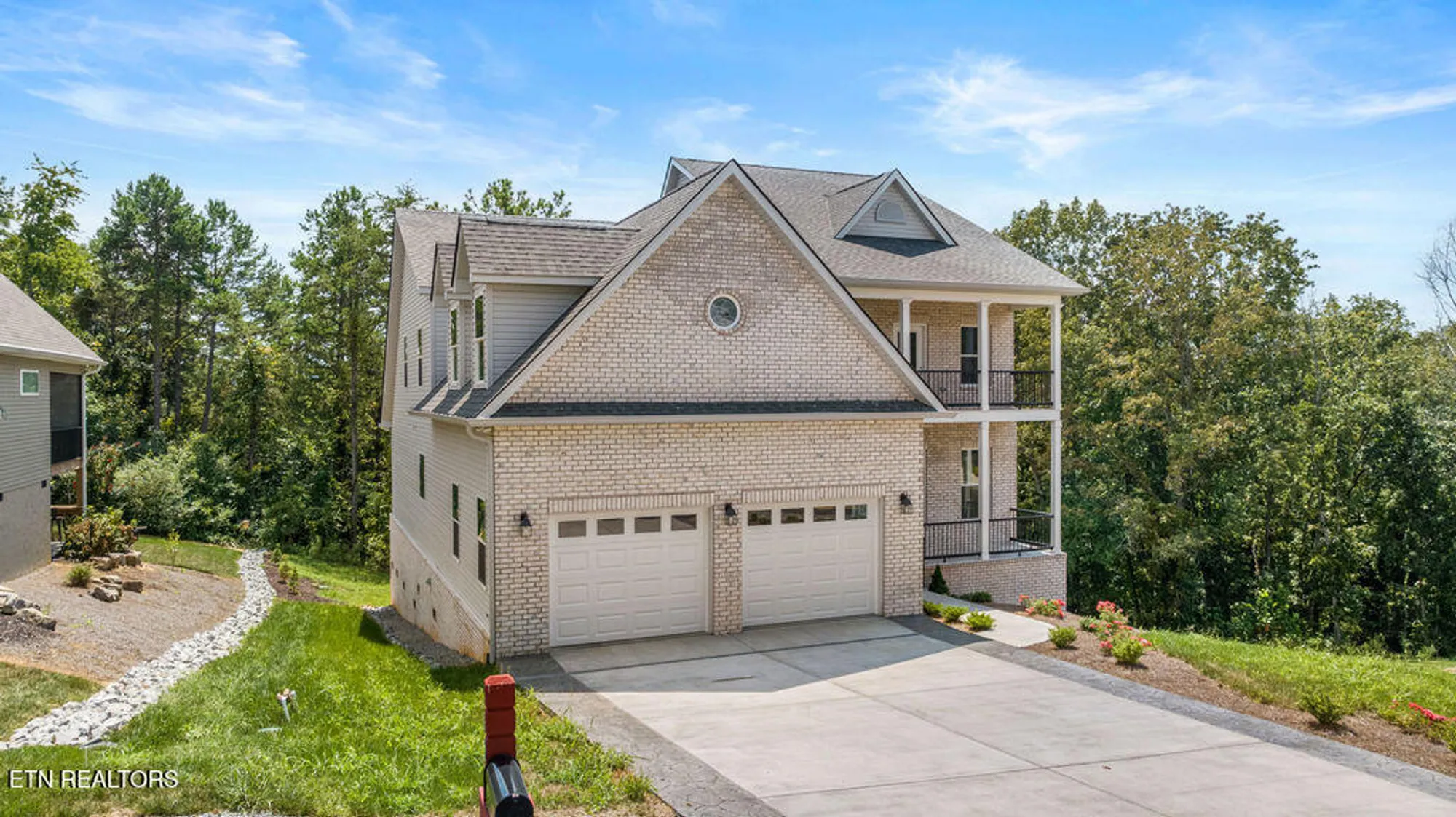 Property Slideshow image 23 of 48 | 168 amohi way, Loudon, TN, 37774