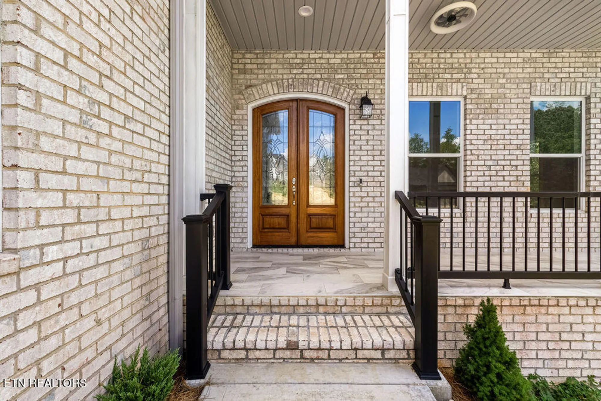 Property Slideshow image 3 of 48 | 168 amohi way, Loudon, TN, 37774