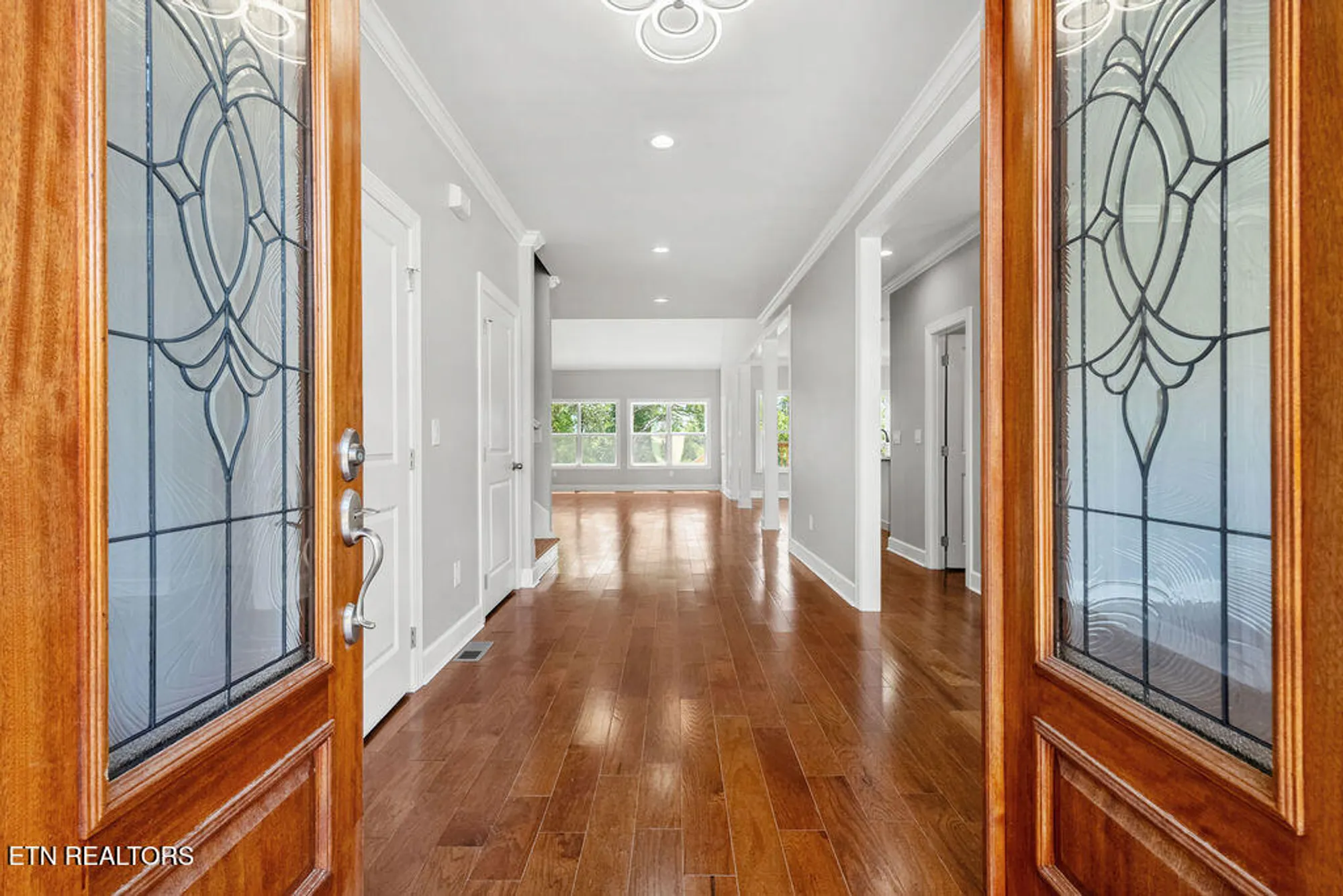 Property Slideshow image 4 of 48 | 168 amohi way, Loudon, TN, 37774