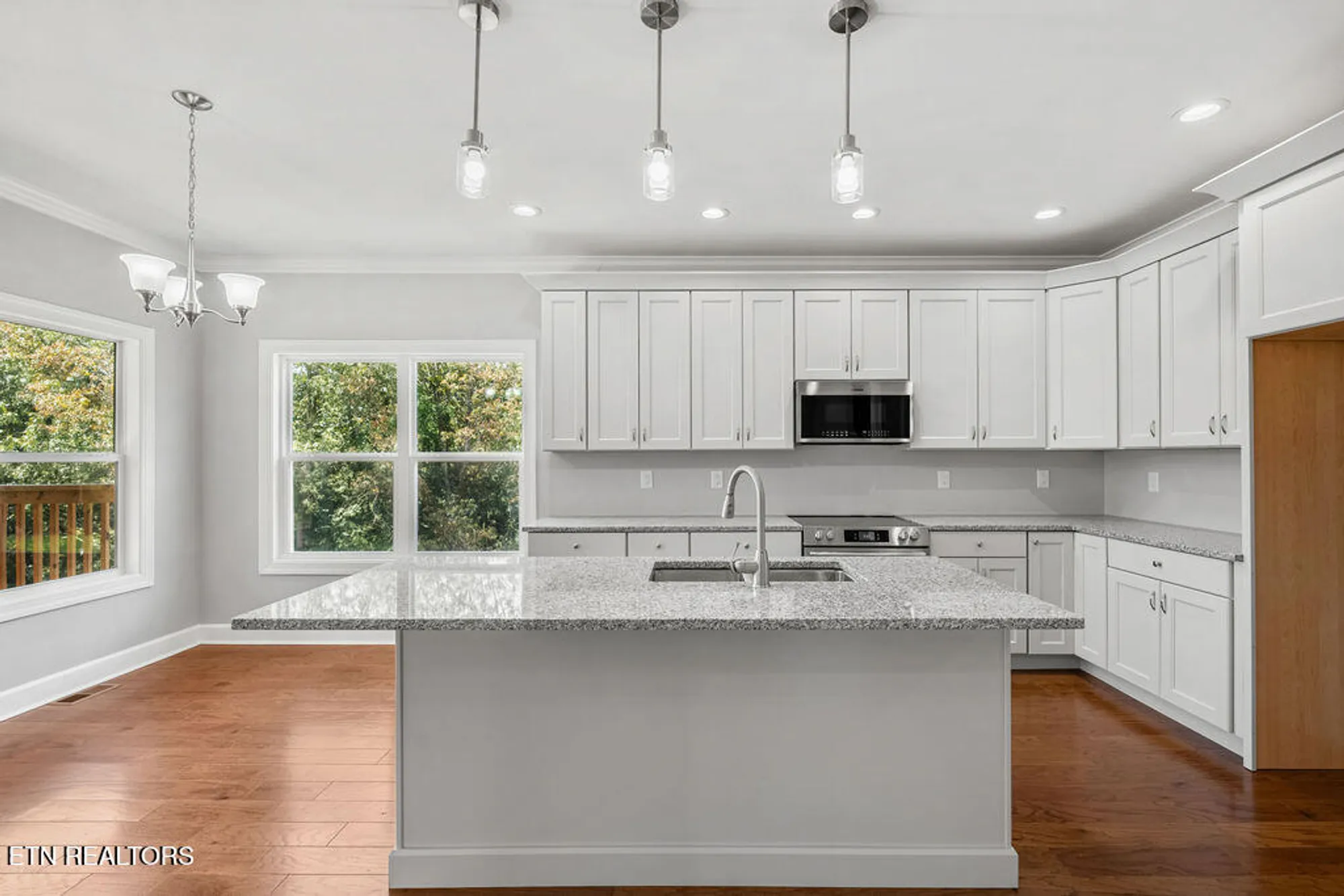 Property Slideshow image 16 of 48 | 168 amohi way, Loudon, TN, 37774