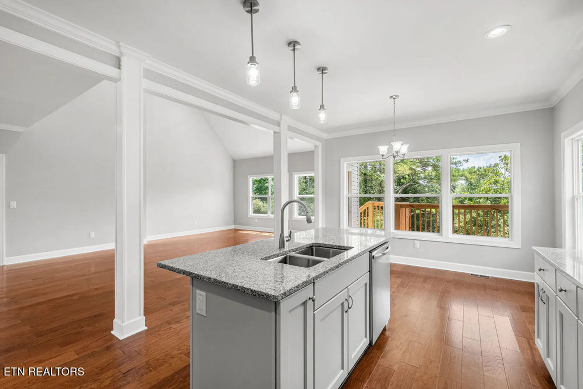 Property Slideshow image 17 of 48 | 168 amohi way, Loudon, TN, 37774