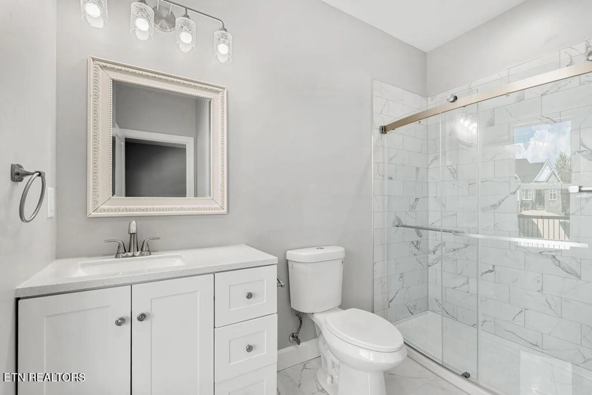 Property Slideshow image 34 of 48 | 168 amohi way, Loudon, TN, 37774