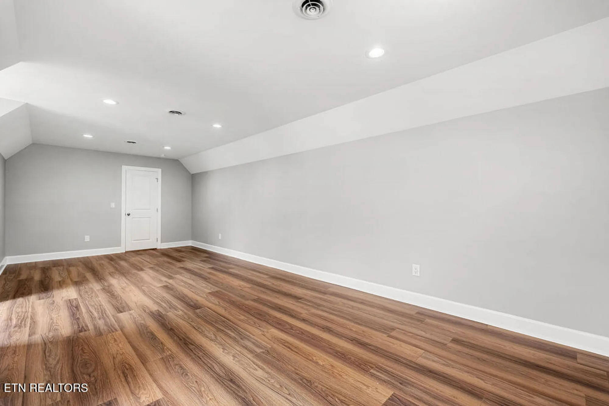 Property Slideshow image 43 of 48 | 168 amohi way, Loudon, TN, 37774