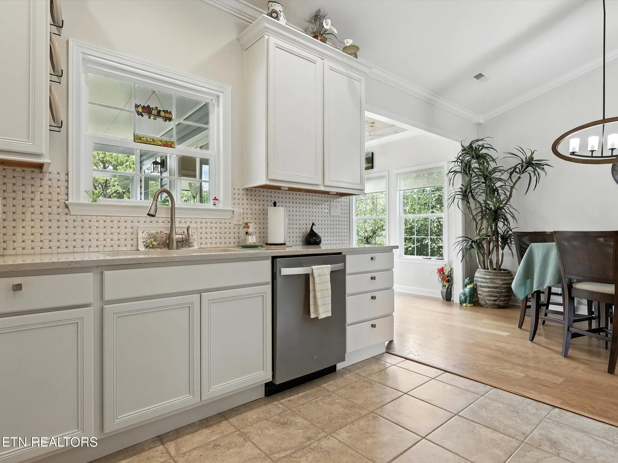 Property Slideshow image 12 of 29 | 108 pocola way, Loudon, TN, 37774