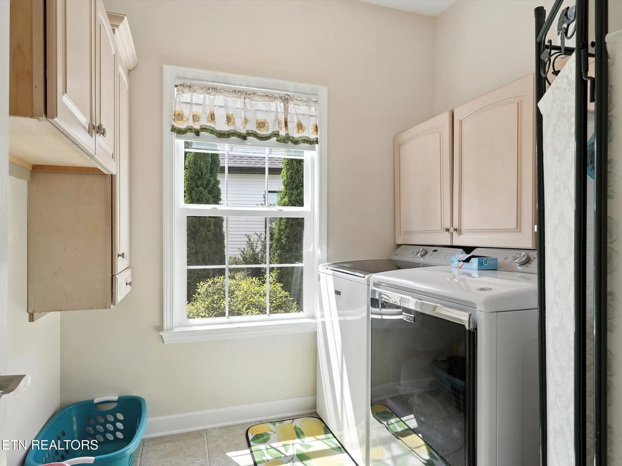 Property Slideshow image 19 of 29 | 108 pocola way, Loudon, TN, 37774