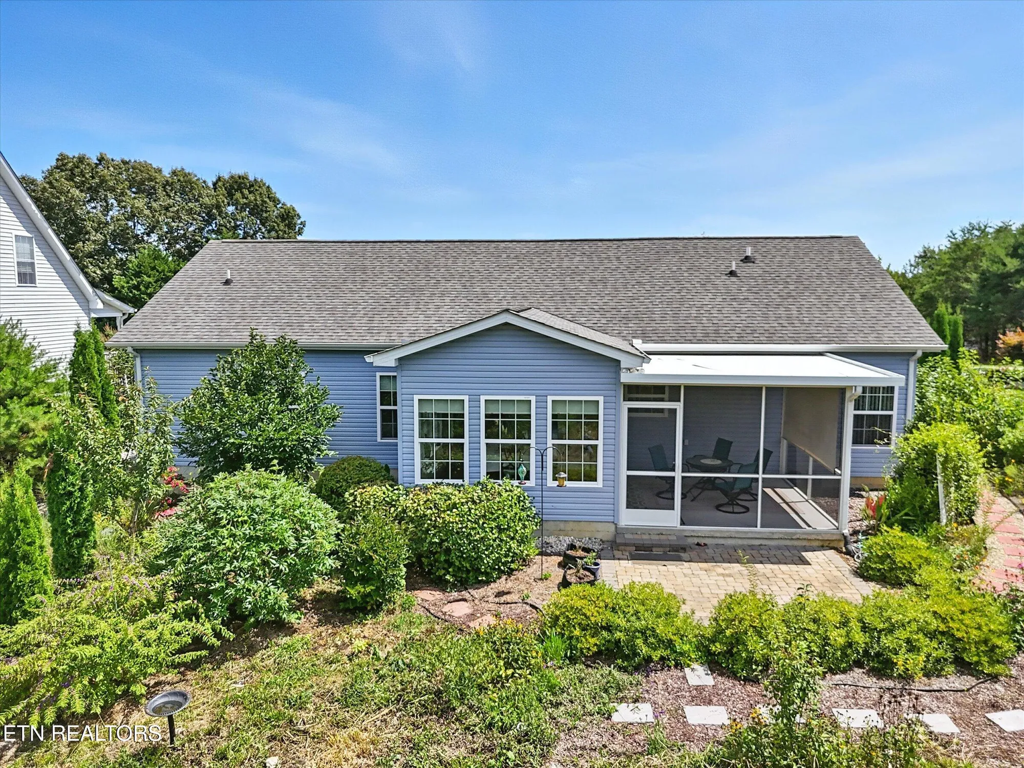 Property Slideshow image 23 of 29 | 108 pocola way, Loudon, TN, 37774