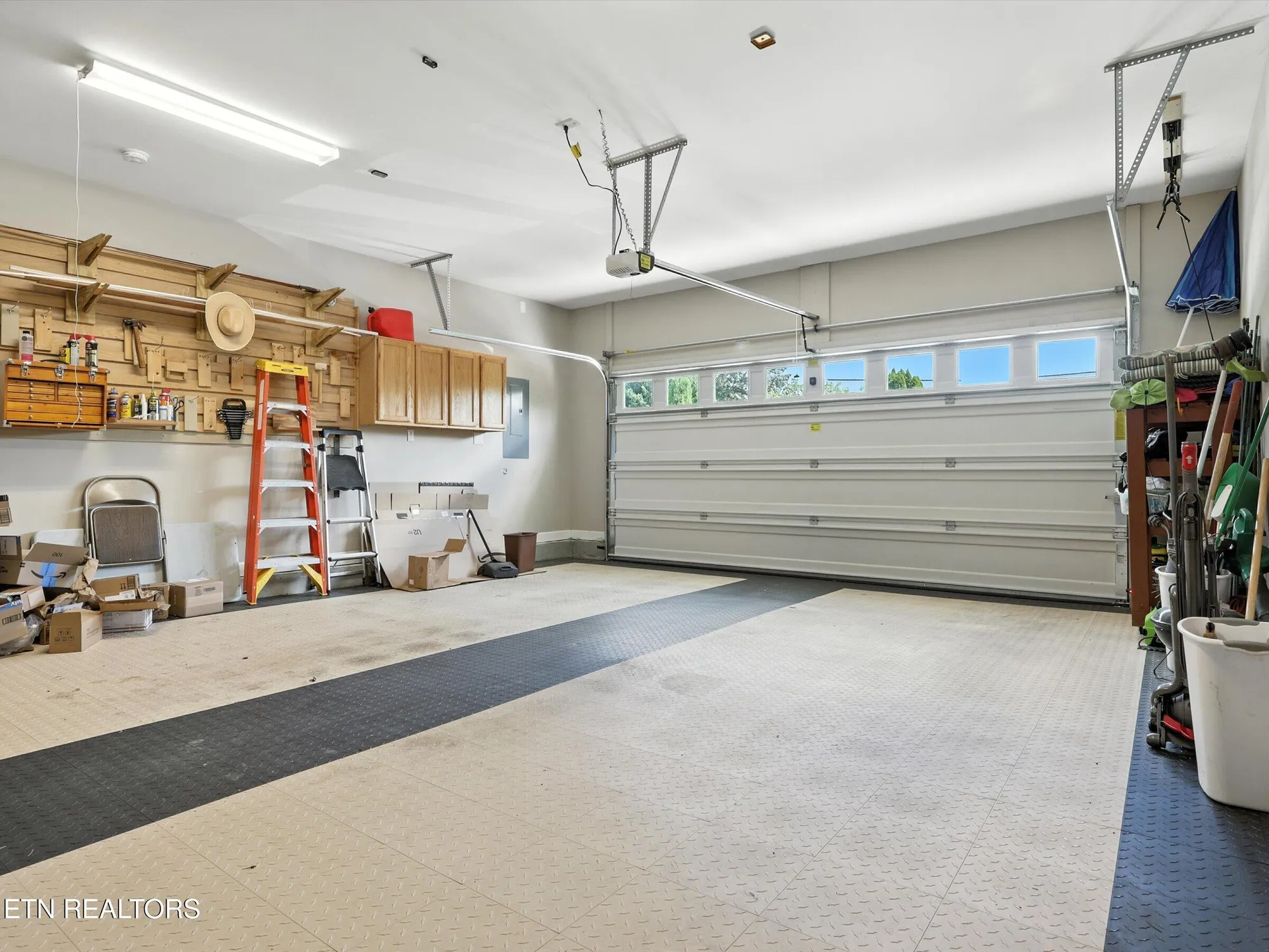 Property Slideshow image 20 of 29 | 108 pocola way, Loudon, TN, 37774