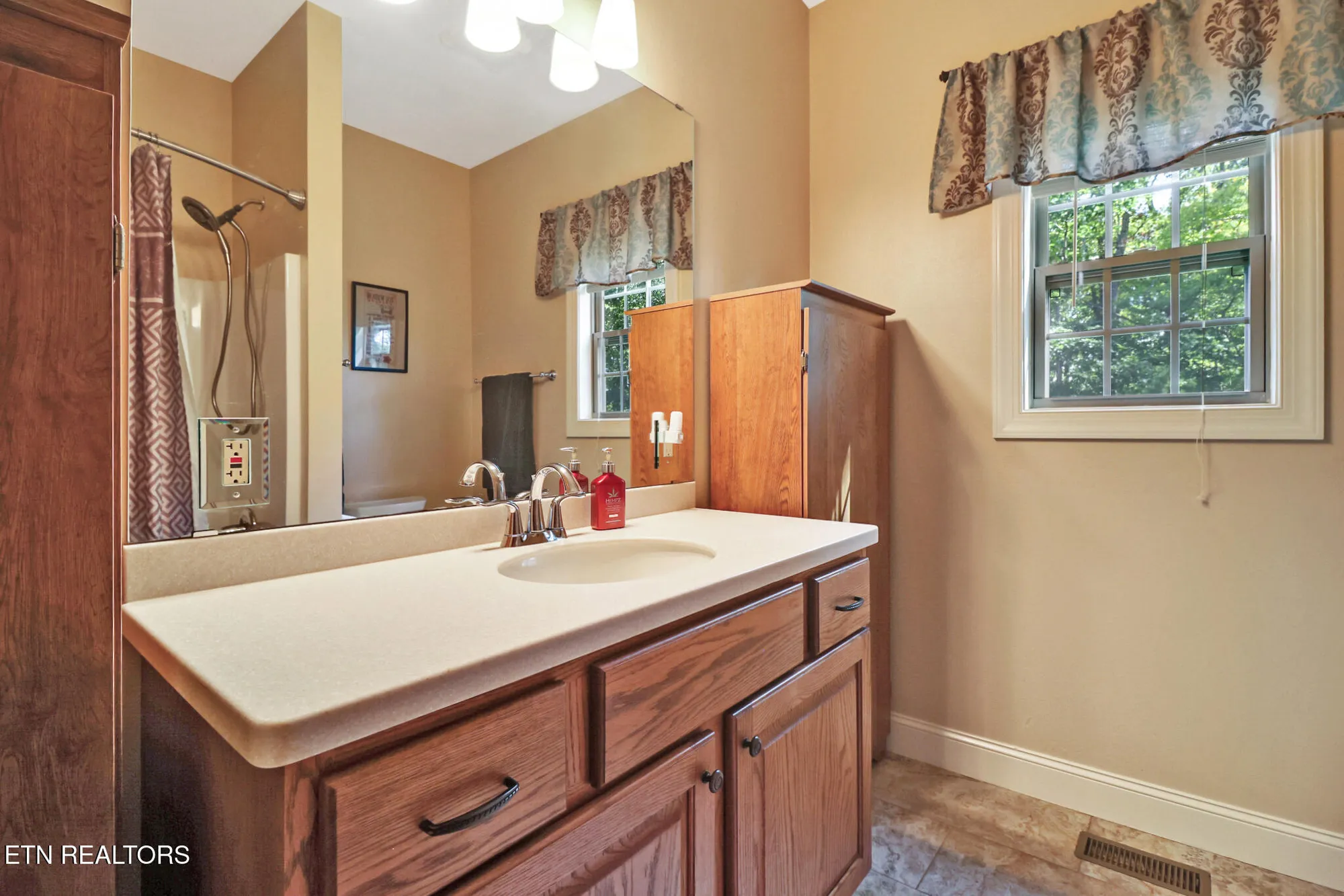 Property Slideshow image 28 of 52 | 385 westchester dr, Crossville, TN, 38558