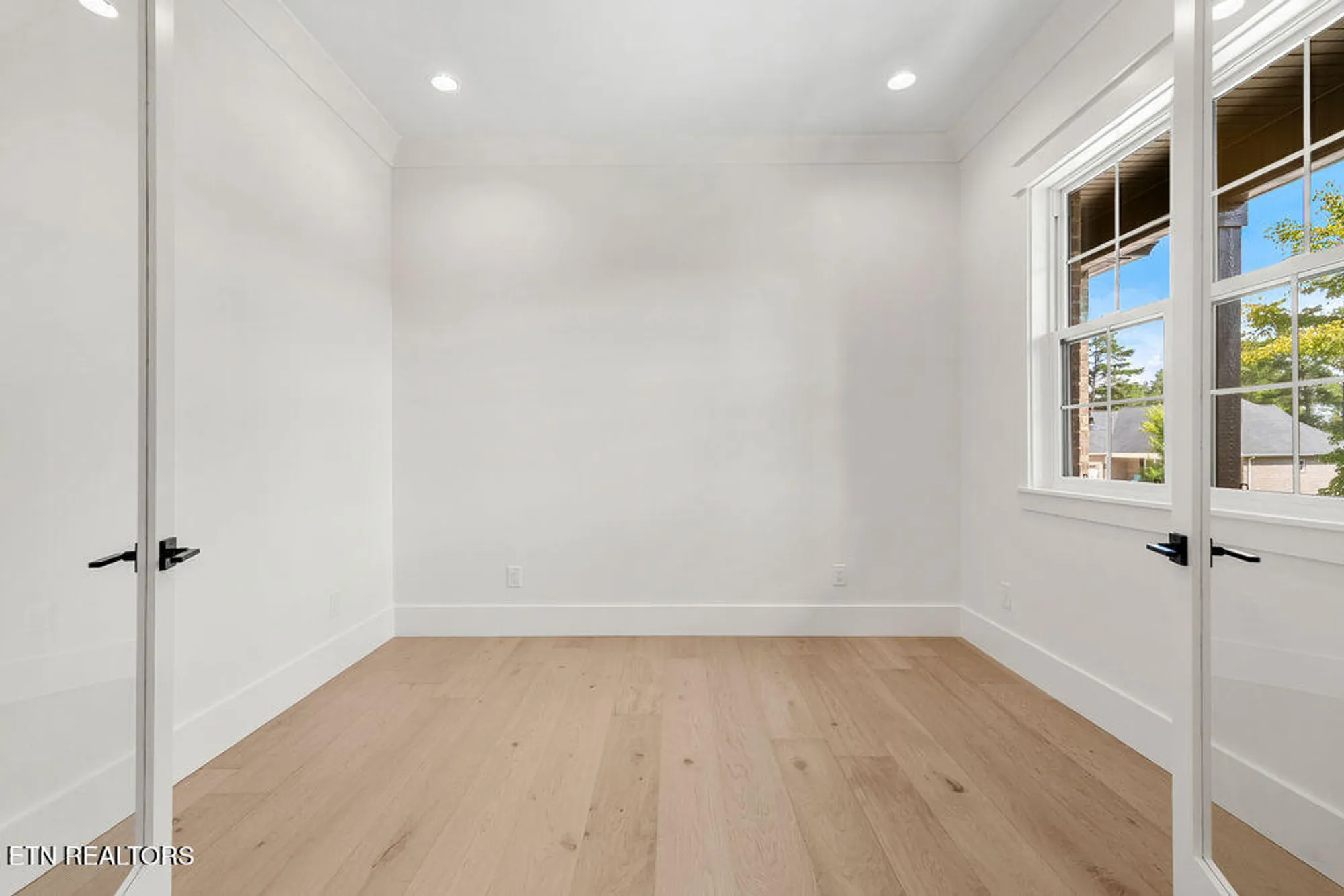 Property Slideshow image 7 of 29 | 147 gigi ln, Loudon, TN, 37774