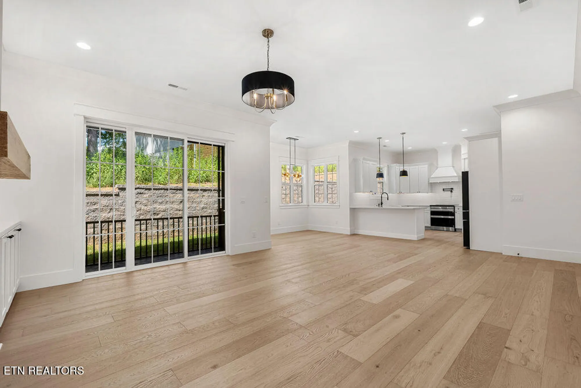 Property Slideshow image 11 of 29 | 147 gigi ln, Loudon, TN, 37774