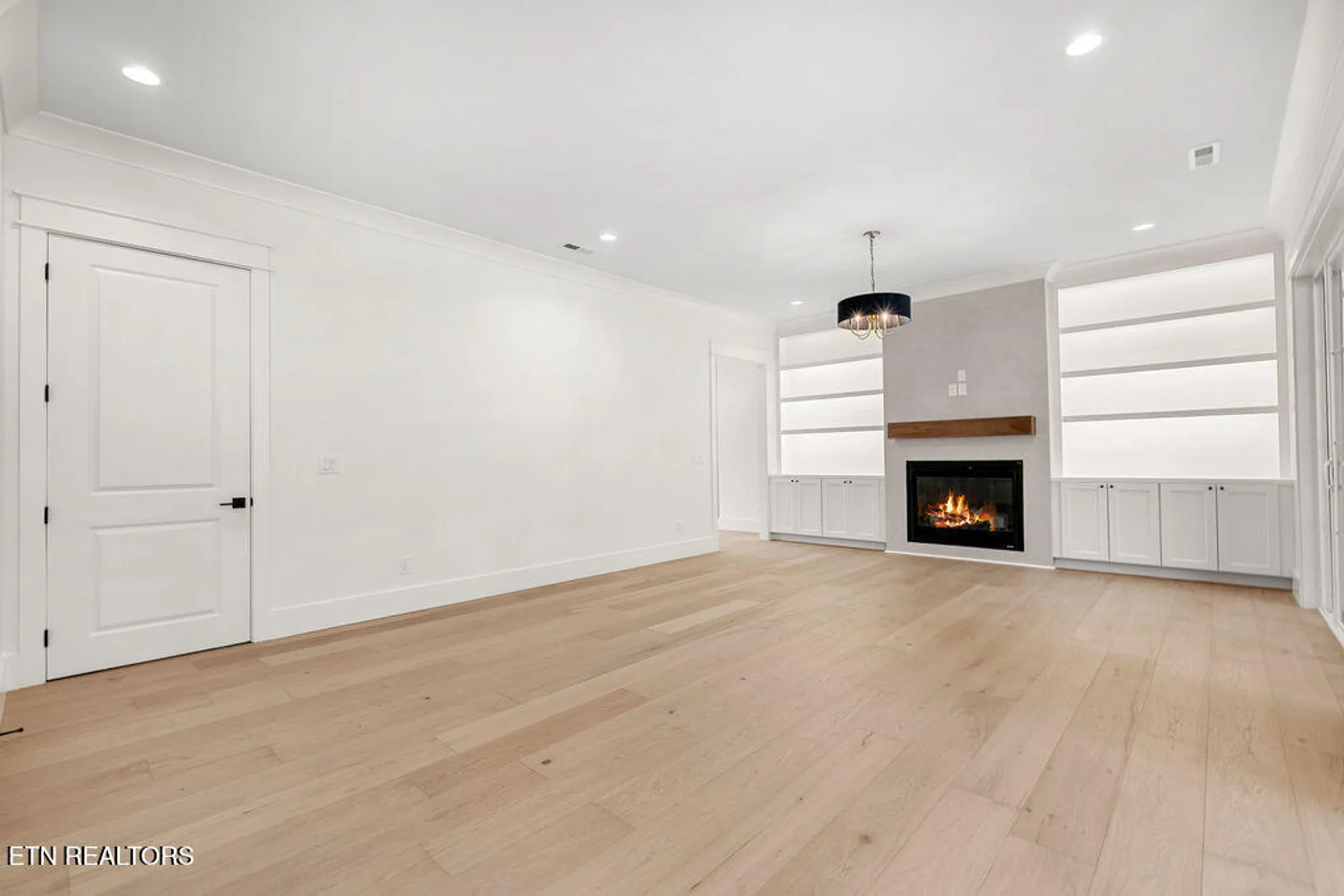 Property Slideshow image 10 of 29 | 147 gigi ln, Loudon, TN, 37774