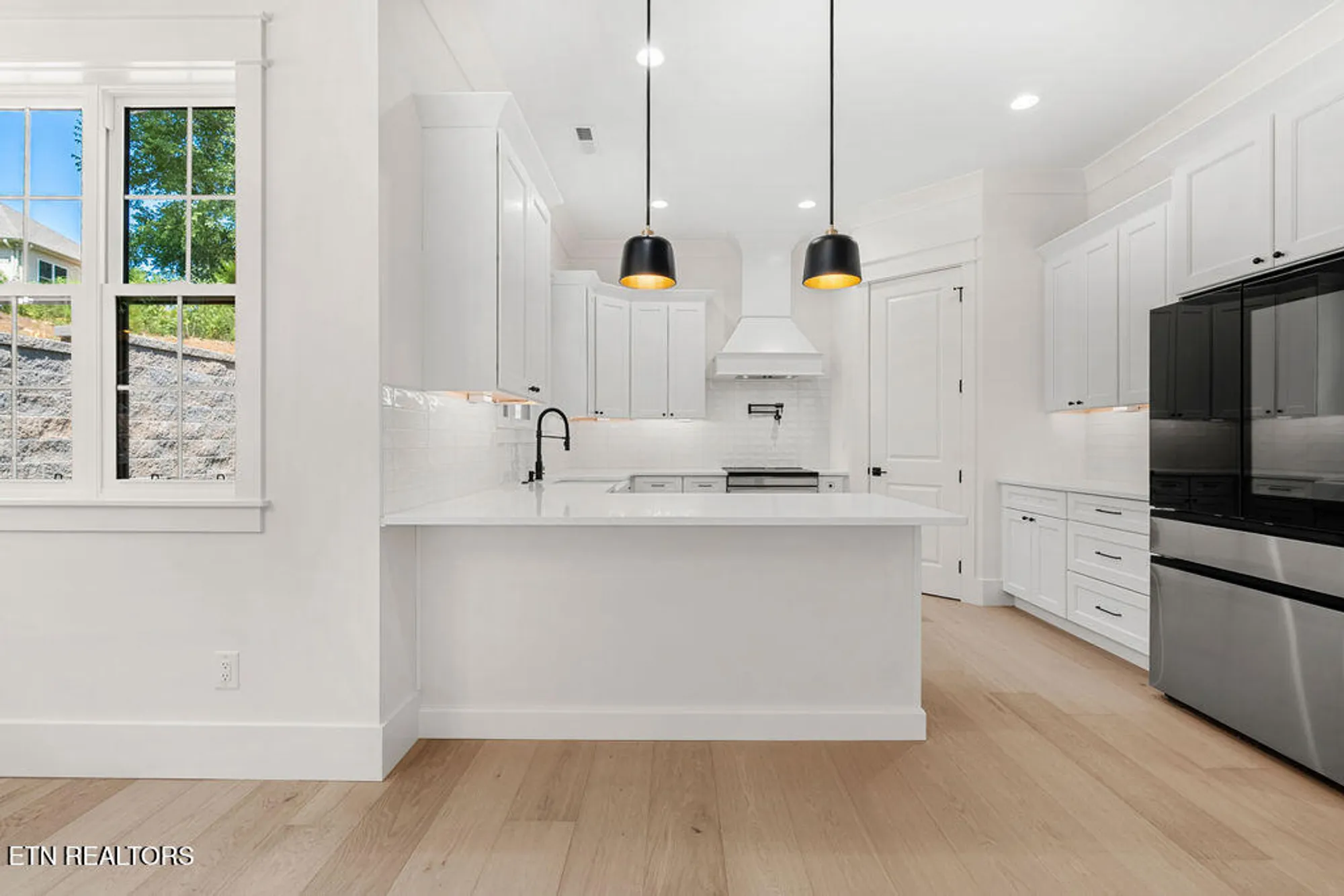 Property Slideshow image 15 of 29 | 147 gigi ln, Loudon, TN, 37774