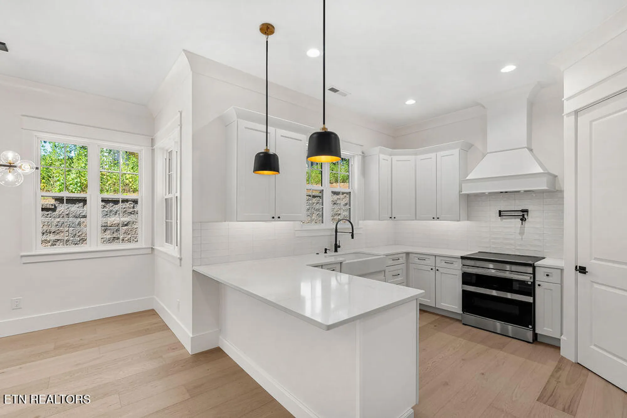 Property Slideshow image 13 of 29 | 147 gigi ln, Loudon, TN, 37774