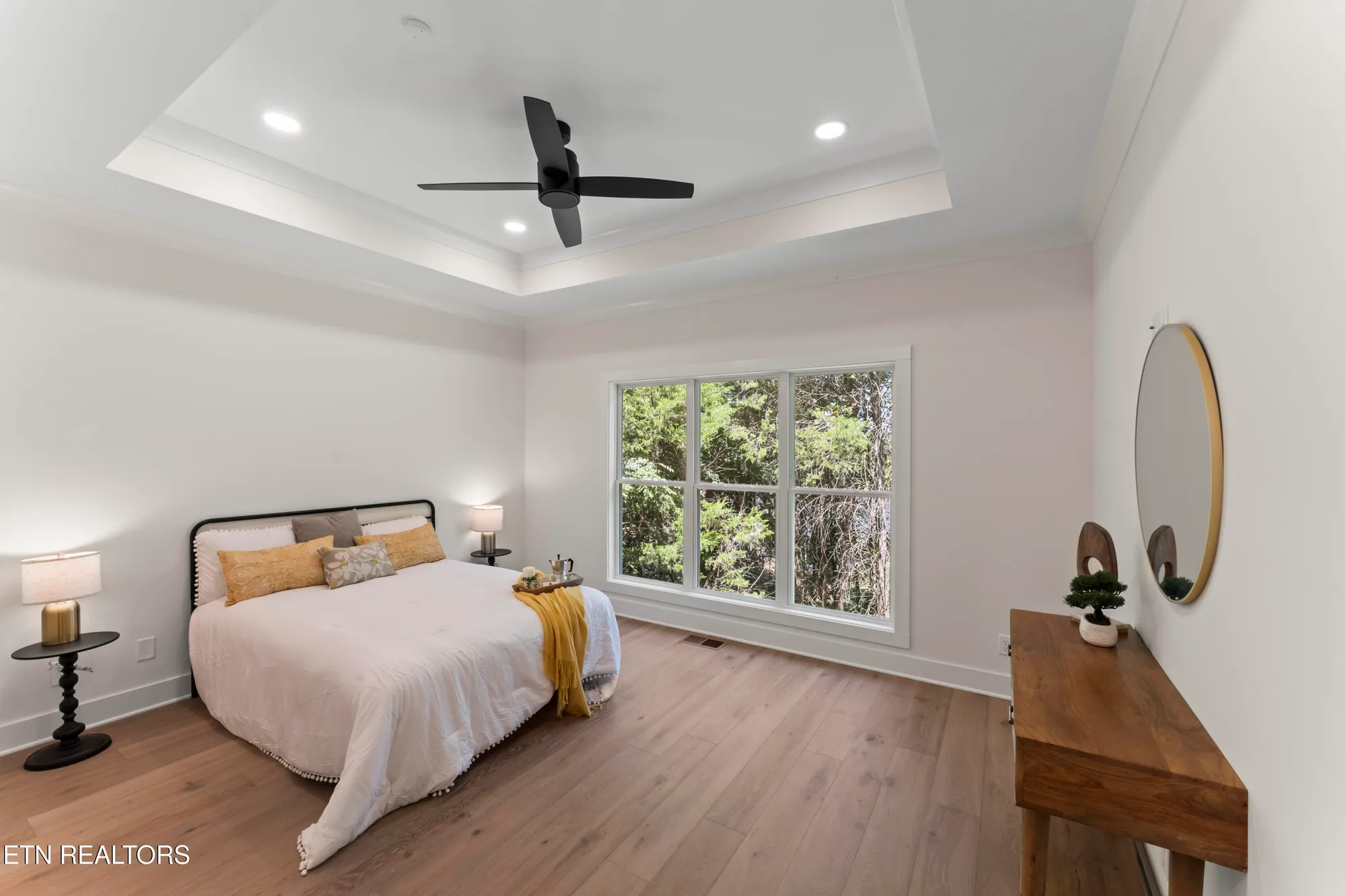 Property Slideshow image 16 of 47 | 208 mialaquo rd, Loudon, TN, 37774