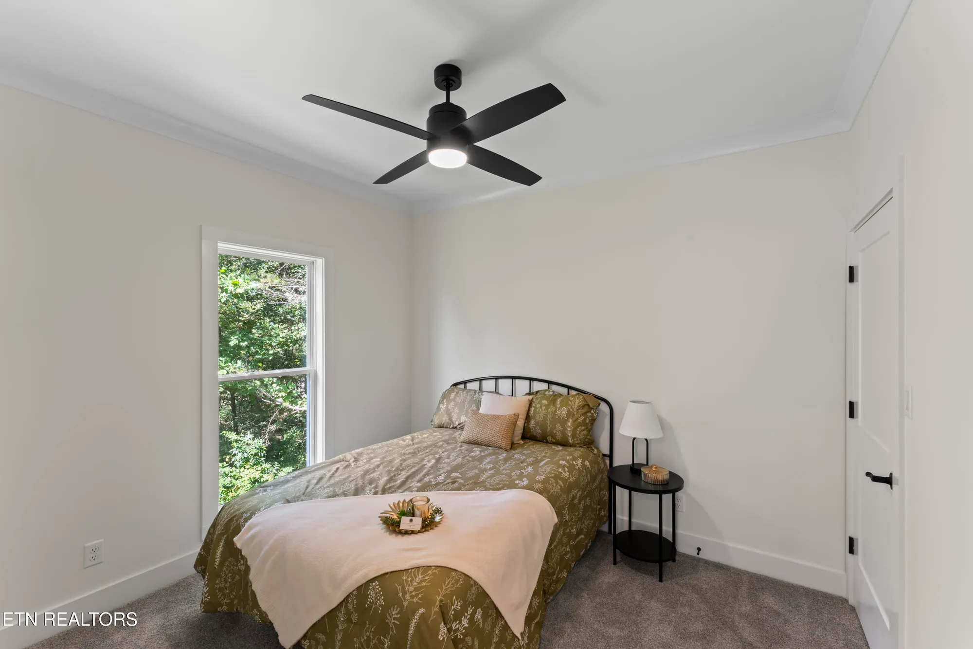 Property Slideshow image 27 of 47 | 208 mialaquo rd, Loudon, TN, 37774