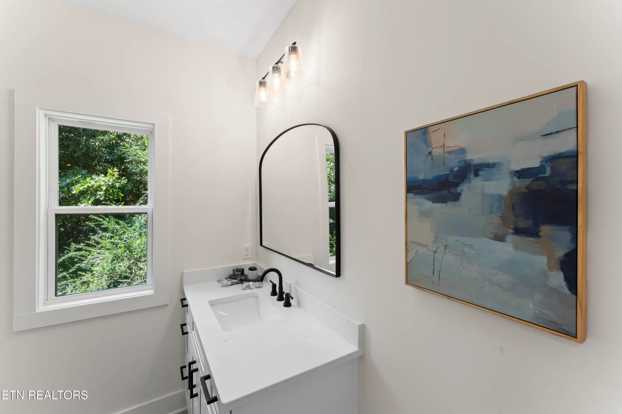 Property Slideshow image 36 of 47 | 208 mialaquo rd, Loudon, TN, 37774