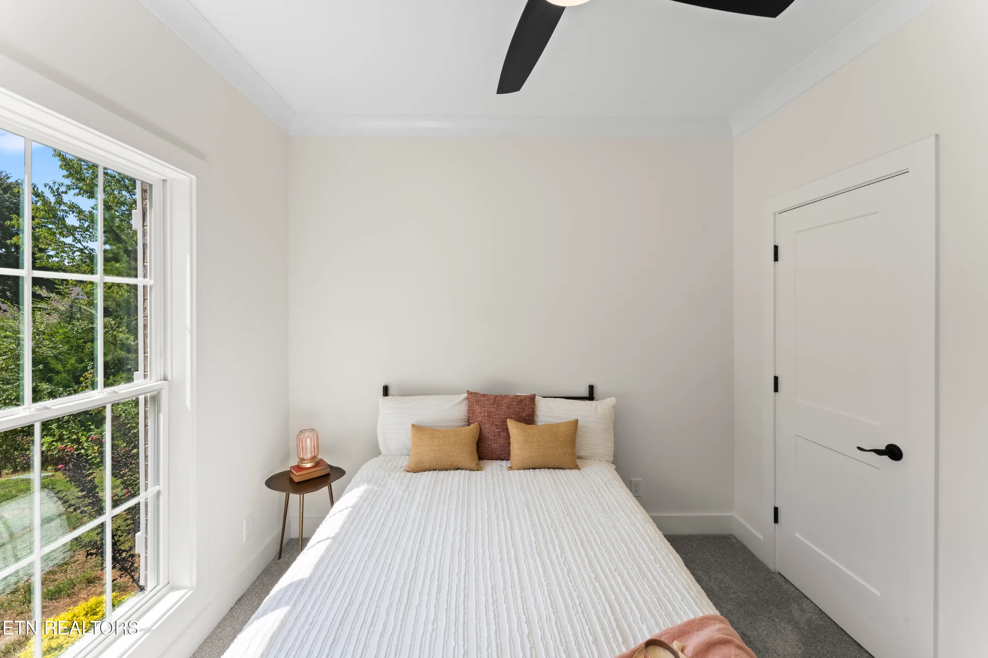 Property Slideshow image 26 of 47 | 208 mialaquo rd, Loudon, TN, 37774