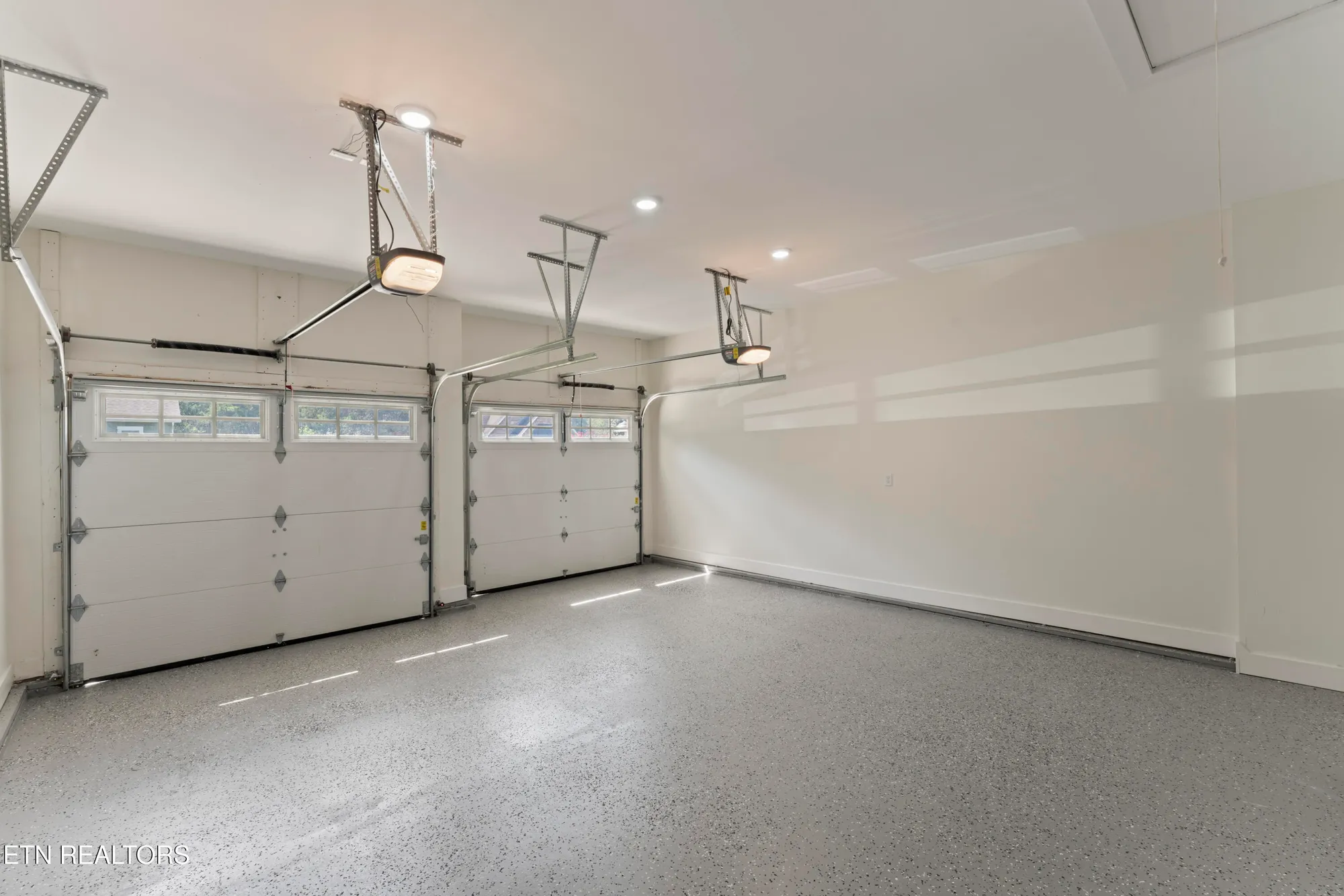 Property Slideshow image 40 of 47 | 208 mialaquo rd, Loudon, TN, 37774