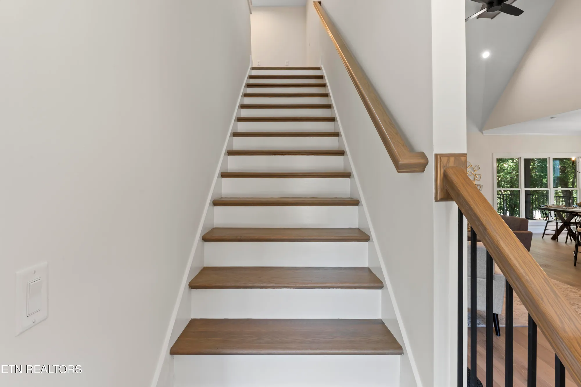 Property Slideshow image 30 of 47 | 208 mialaquo rd, Loudon, TN, 37774