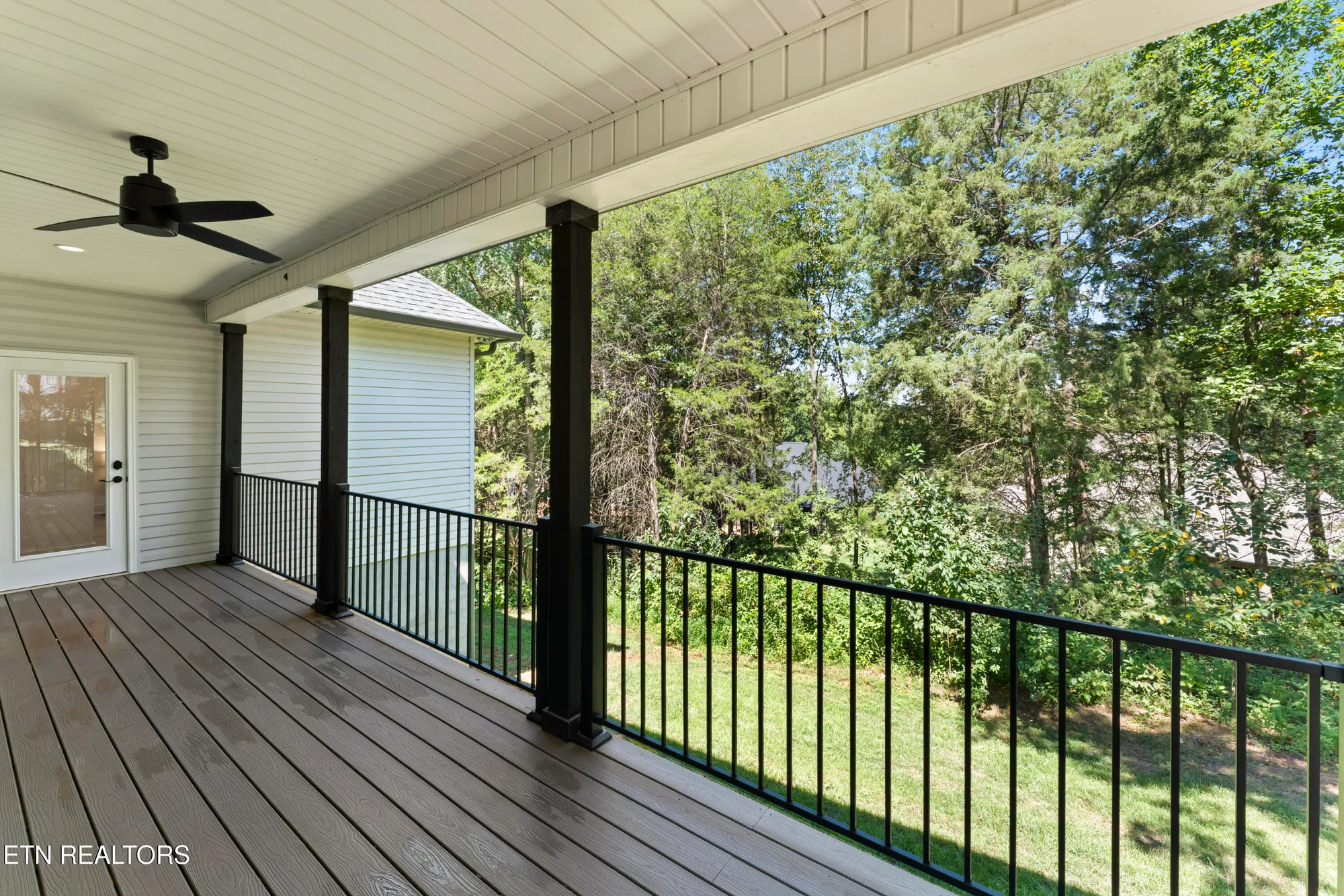 Property Slideshow image 28 of 47 | 208 mialaquo rd, Loudon, TN, 37774