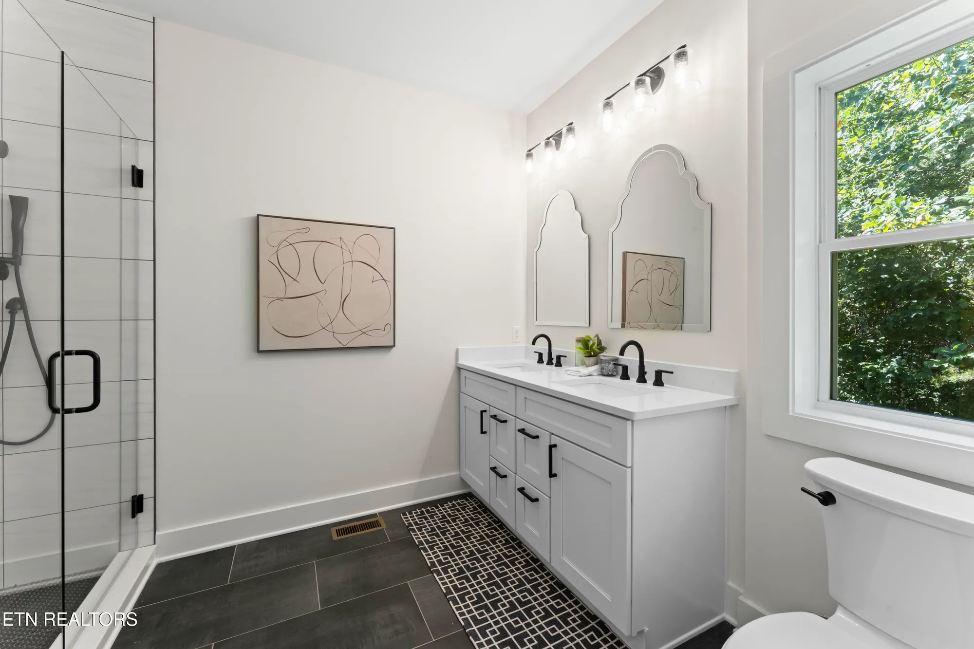 Property Slideshow image 21 of 47 | 208 mialaquo rd, Loudon, TN, 37774