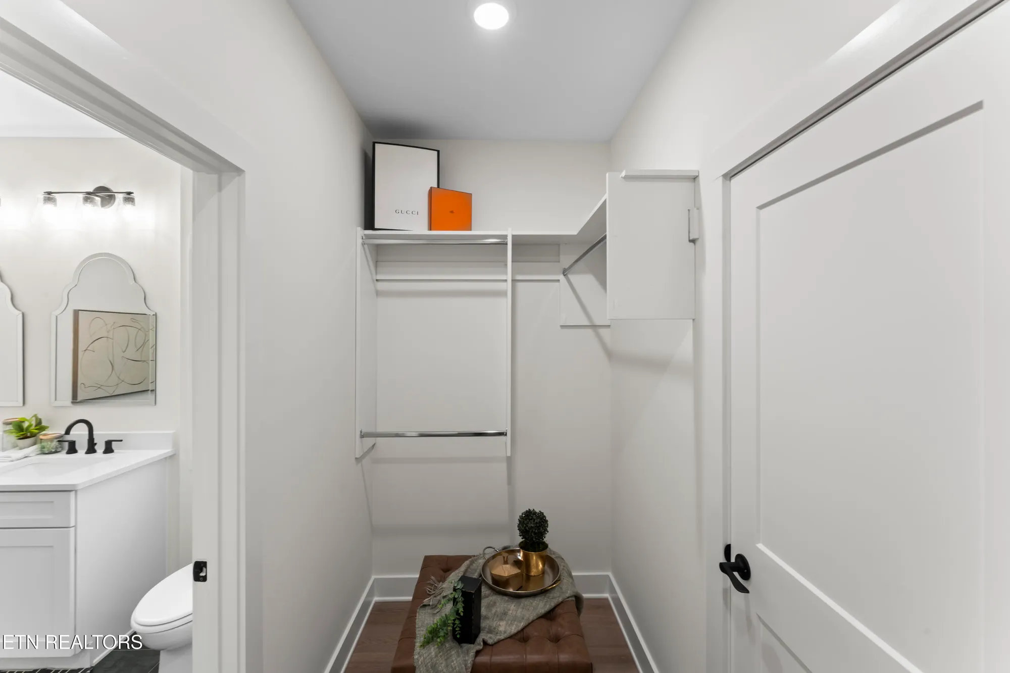 Property Slideshow image 19 of 47 | 208 mialaquo rd, Loudon, TN, 37774