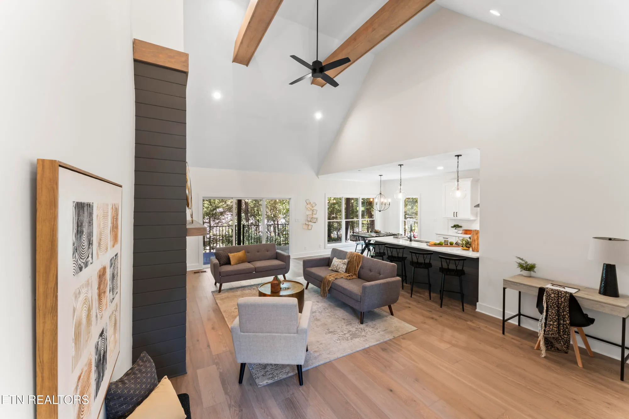 Property Slideshow image 3 of 47 | 208 mialaquo rd, Loudon, TN, 37774