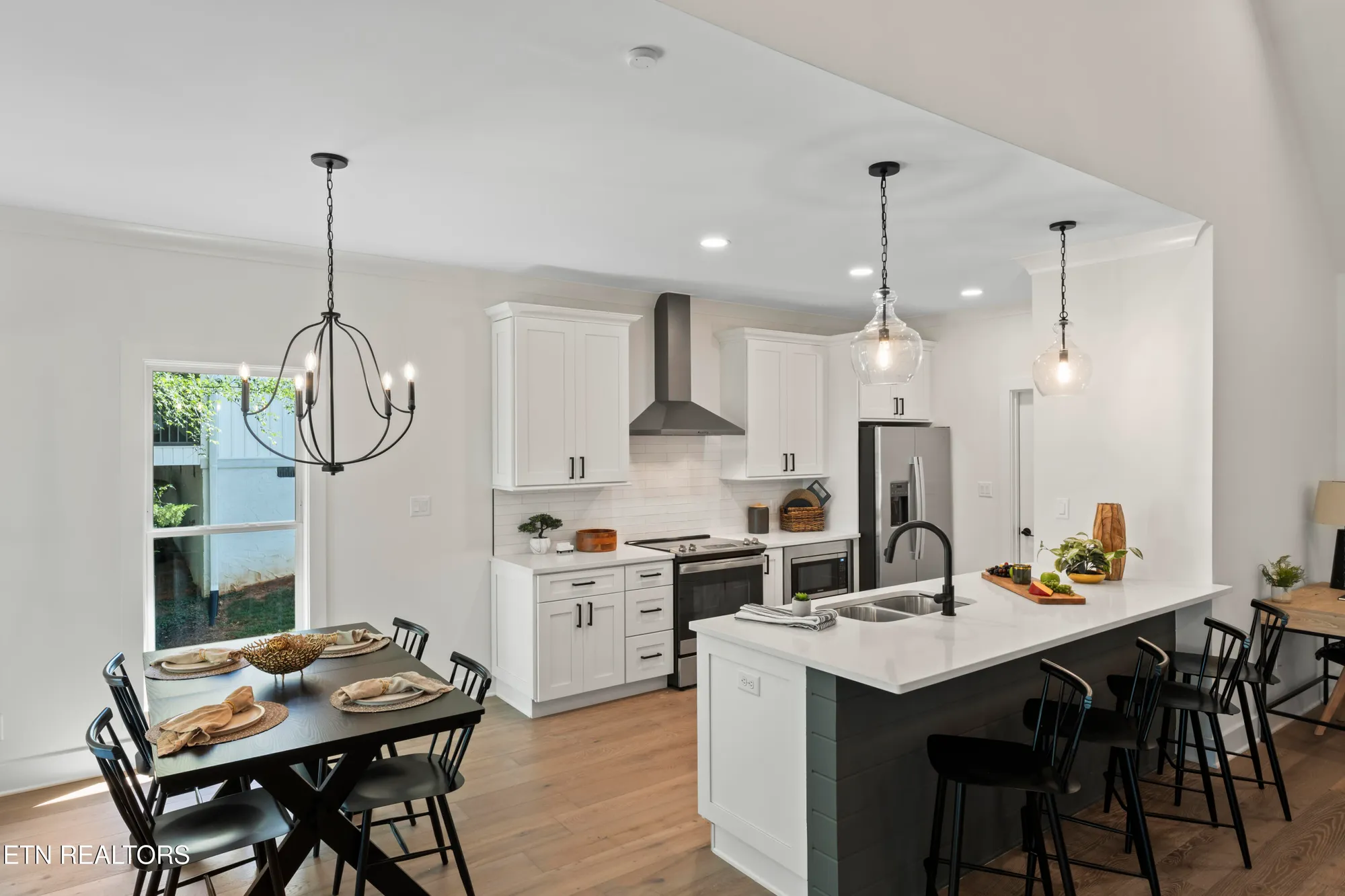 Property Slideshow image 9 of 47 | 208 mialaquo rd, Loudon, TN, 37774