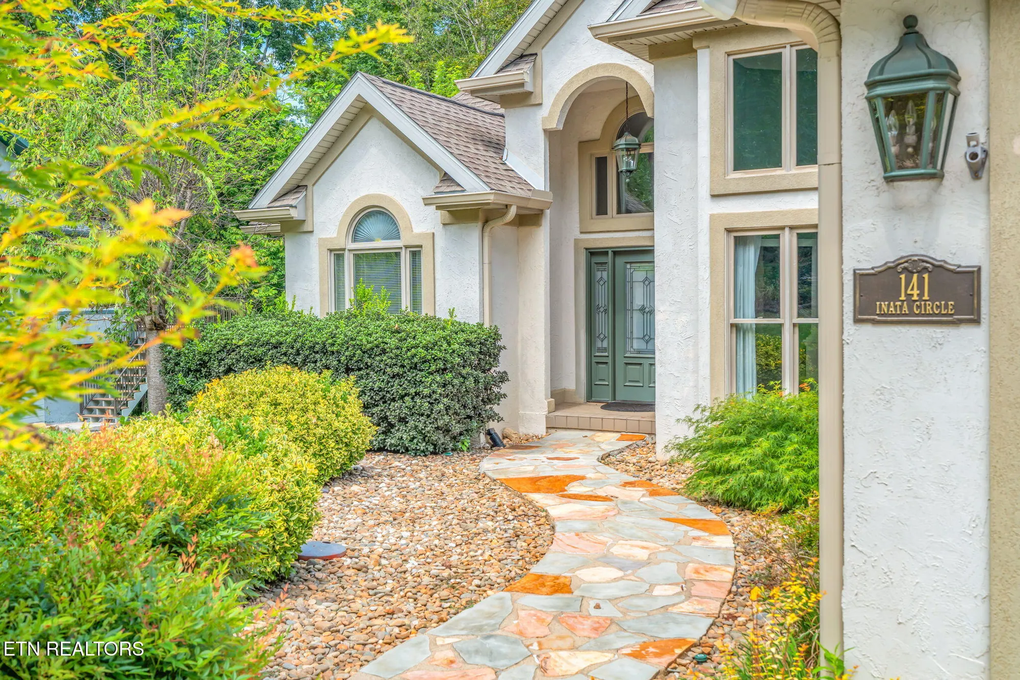 Property Slideshow image 2 of 59 | 141 inata cir, Loudon, TN, 37774