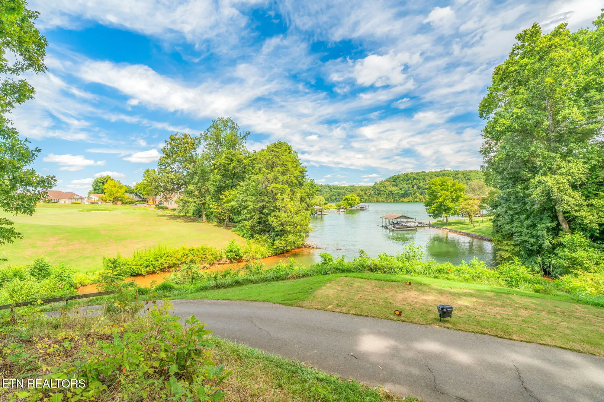 Property Slideshow image 54 of 59 | 141 inata cir, Loudon, TN, 37774