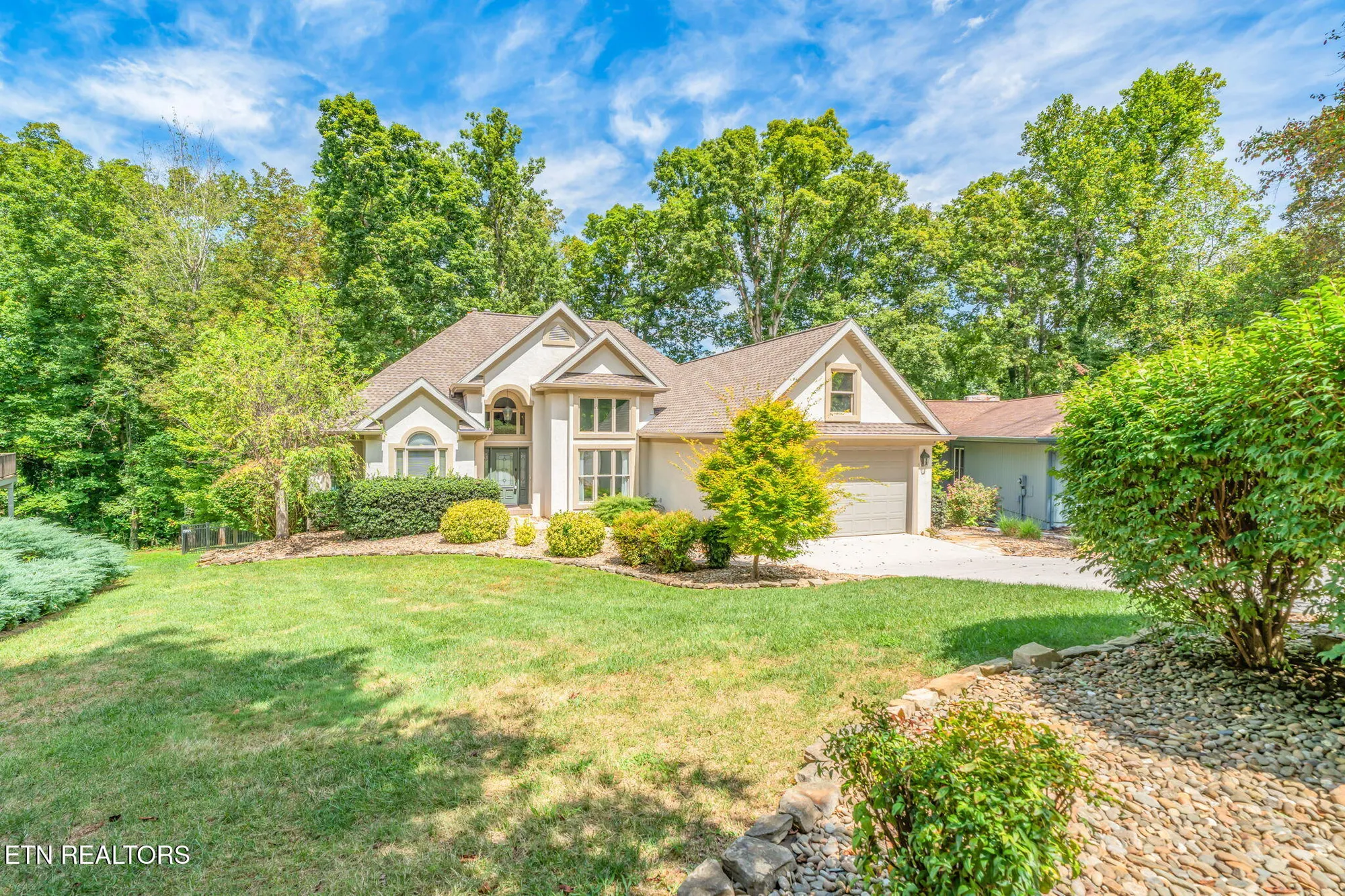 Property Slideshow image 10 of 59 | 141 inata cir, Loudon, TN, 37774