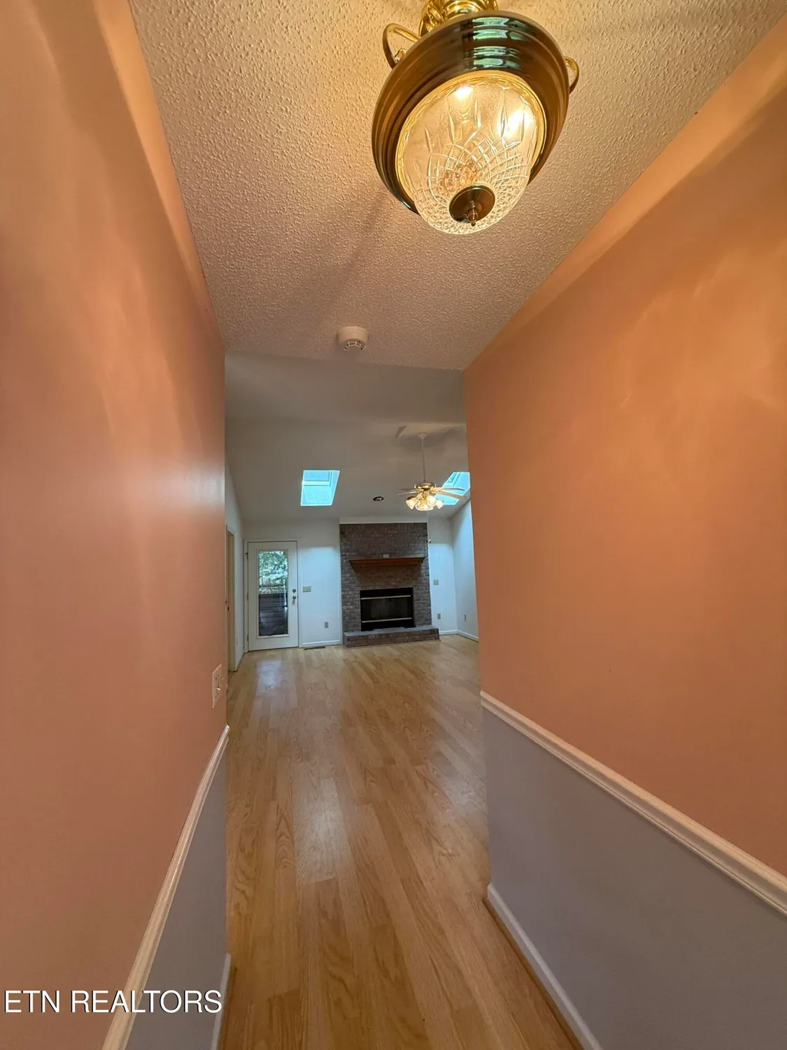 Property Slideshow image 3 of 25 | 131 cromwell ln, Crossville, TN, 38558