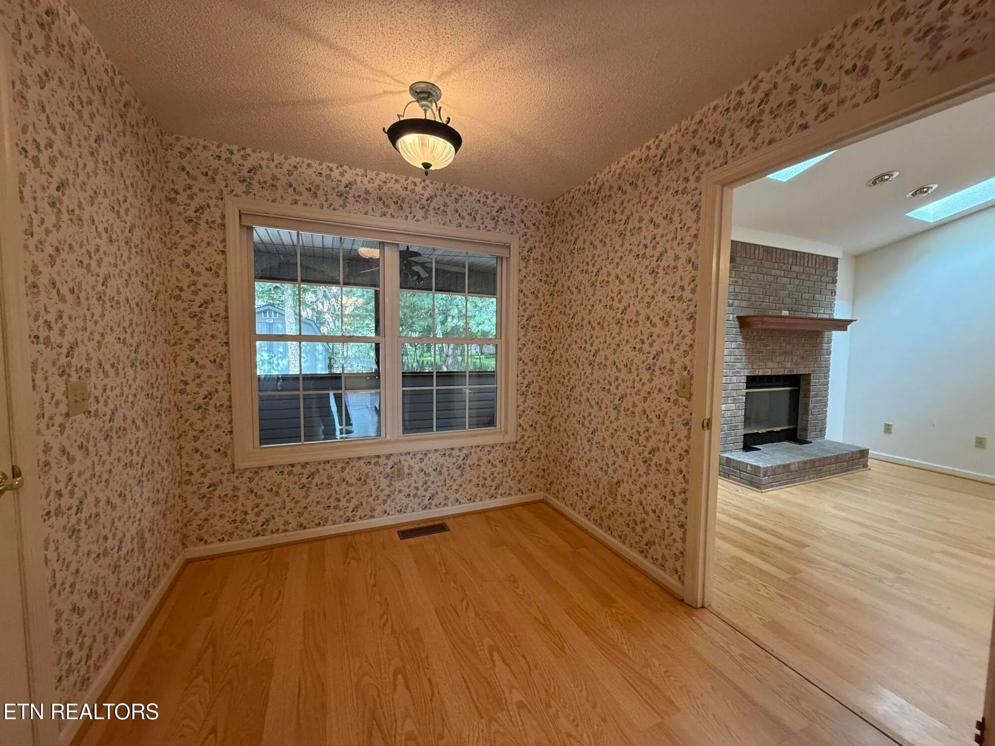 Property Slideshow image 16 of 25 | 131 cromwell ln, Crossville, TN, 38558