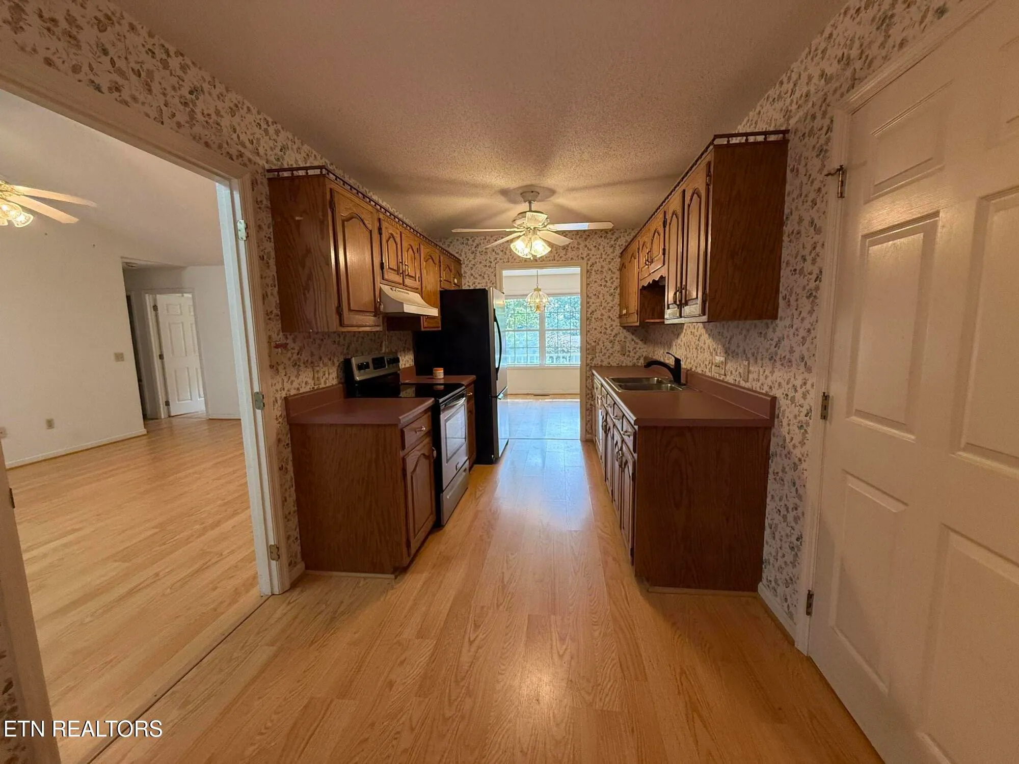 Property Slideshow image 13 of 25 | 131 cromwell ln, Crossville, TN, 38558