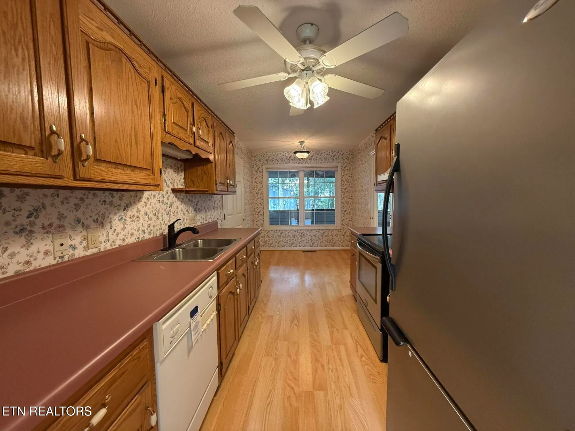 Property Slideshow image 12 of 25 | 131 cromwell ln, Crossville, TN, 38558