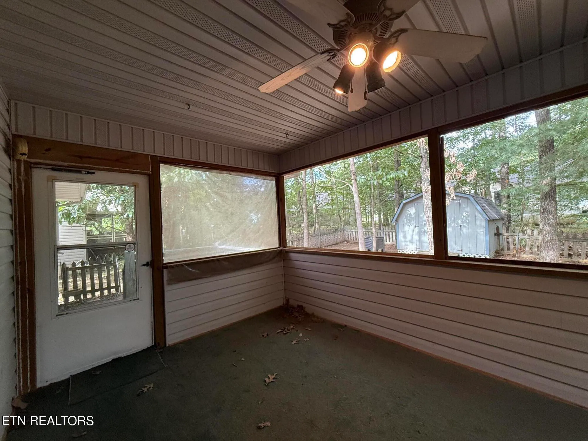 Property Slideshow image 23 of 25 | 131 cromwell ln, Crossville, TN, 38558