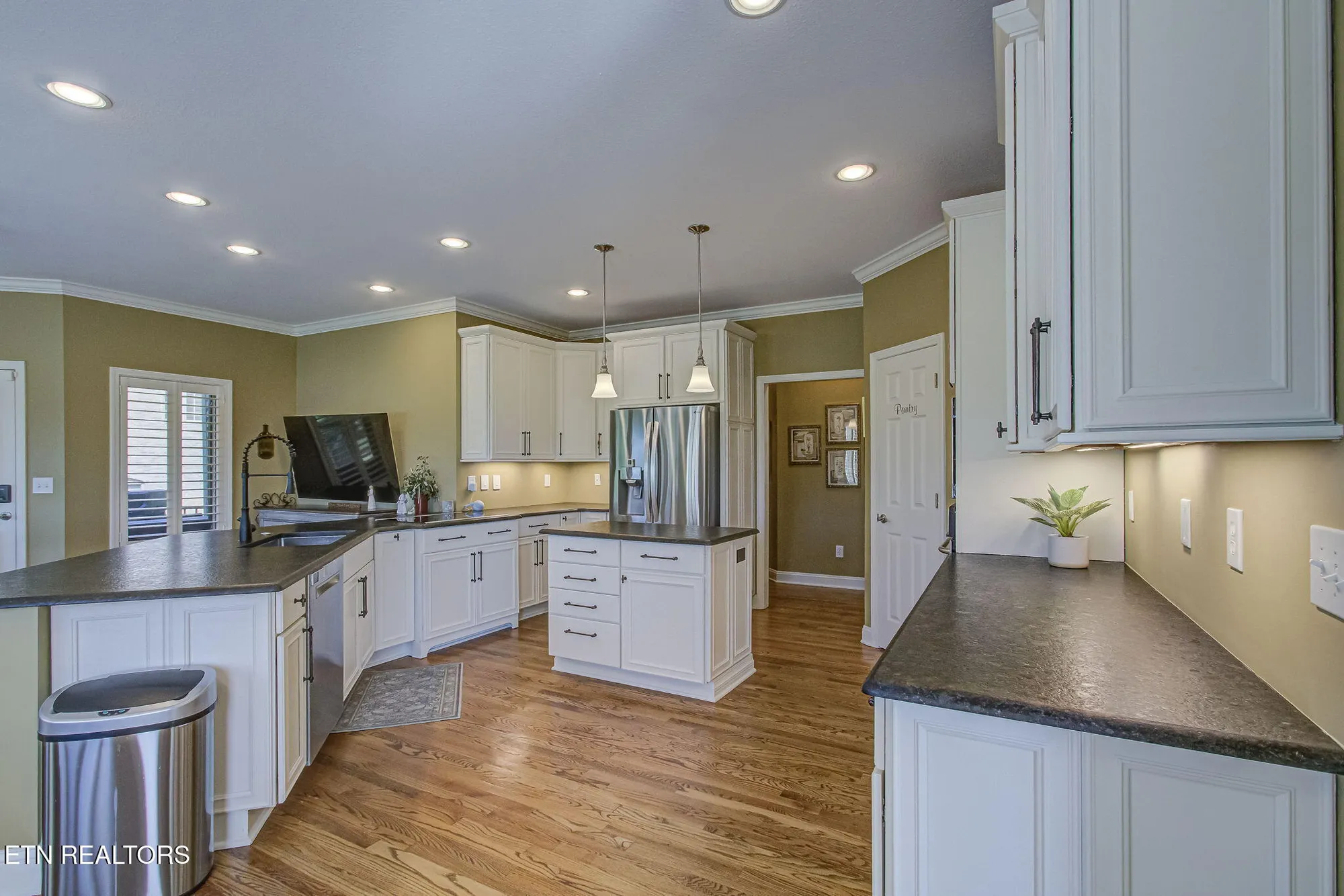 Property Slideshow image 13 of 59 | 125 santee way, Loudon, TN, 37774