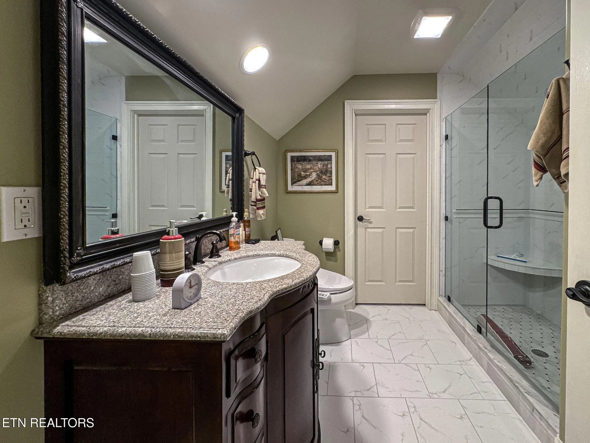 Property Slideshow image 46 of 59 | 125 santee way, Loudon, TN, 37774