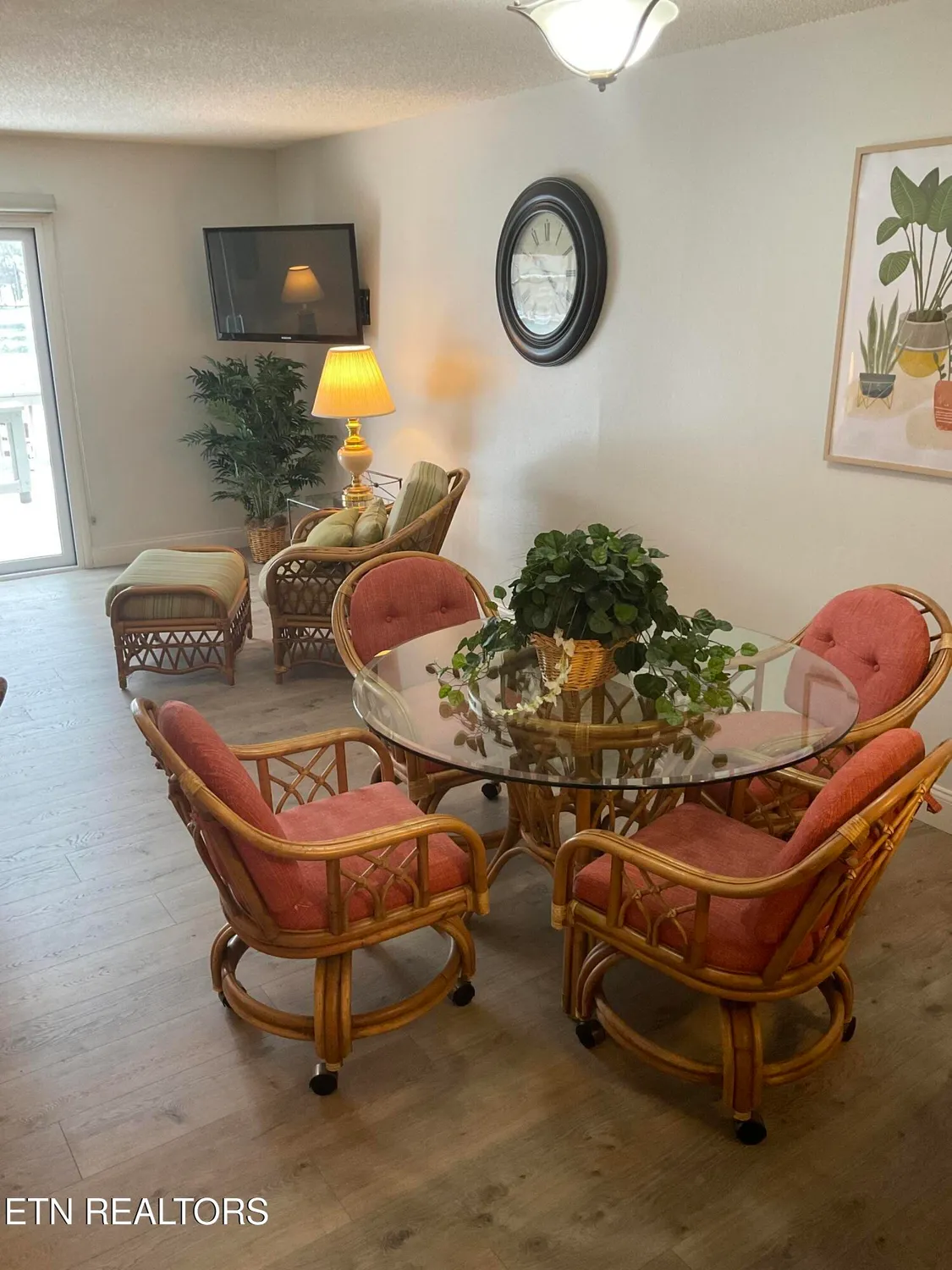 Property Slideshow image 11 of 33 | 6 lakeshore ct 105, Crossville, TN, 38558