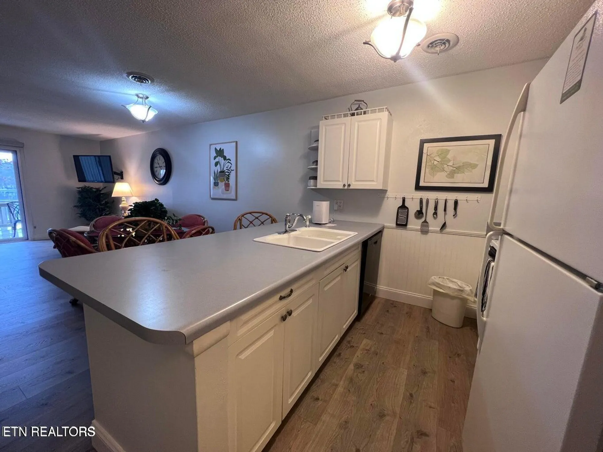 Property Slideshow image 3 of 33 | 6 lakeshore ct 105, Crossville, TN, 38558