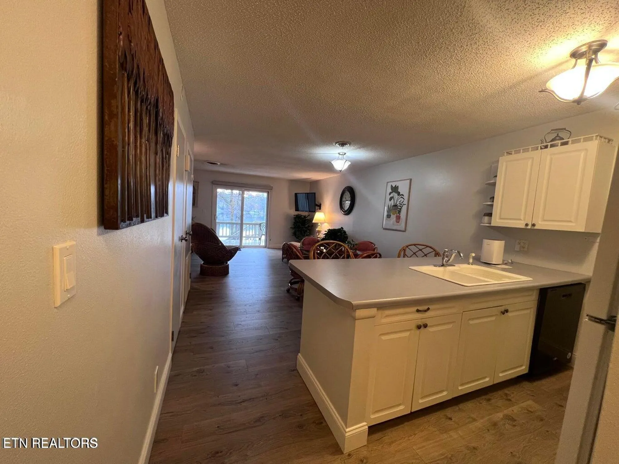 Property Slideshow image 2 of 33 | 6 lakeshore ct 105, Crossville, TN, 38558