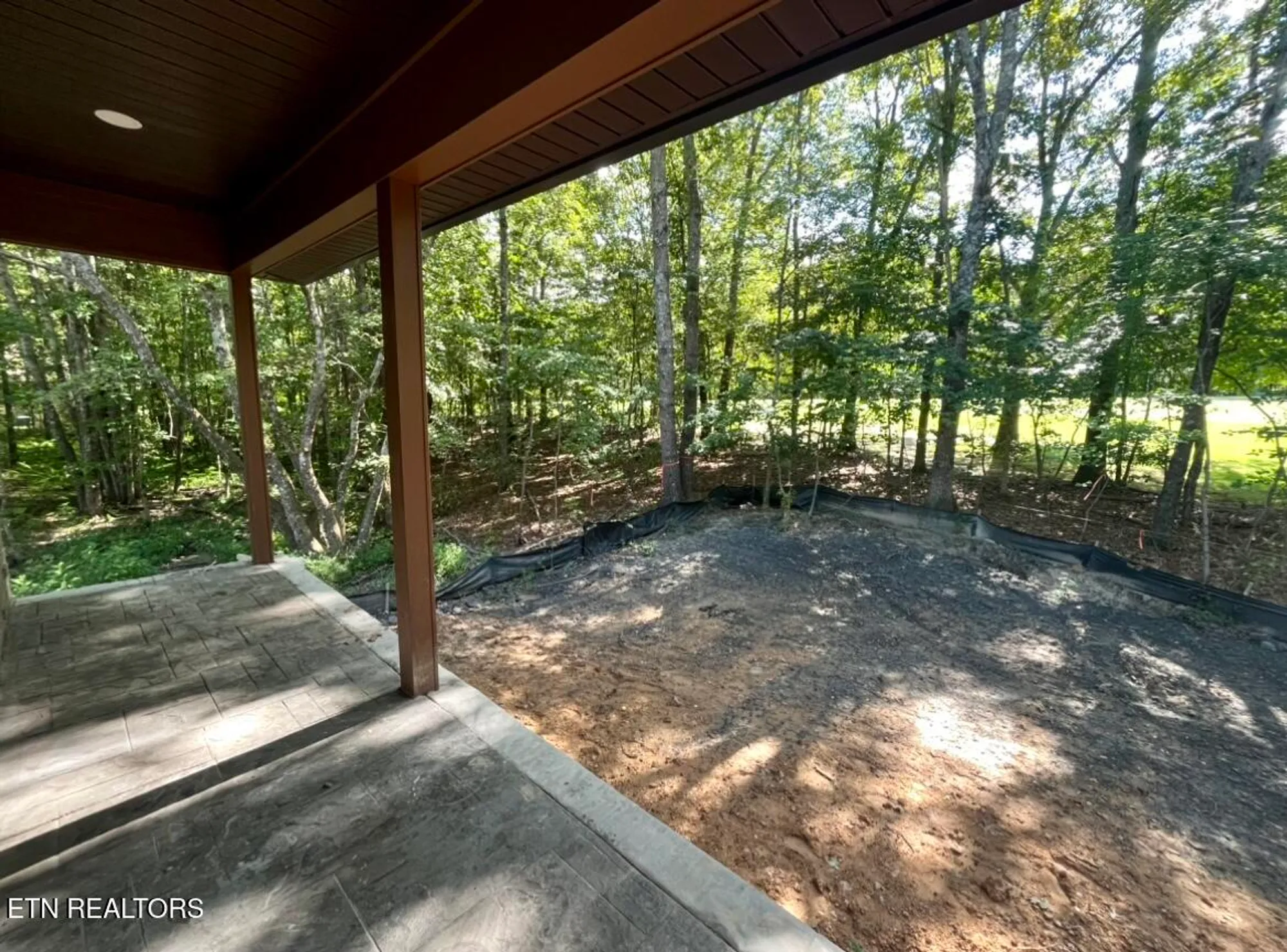 Property Slideshow image 18 of 24 | 414 beachwood dr, Crossville, TN, 38558