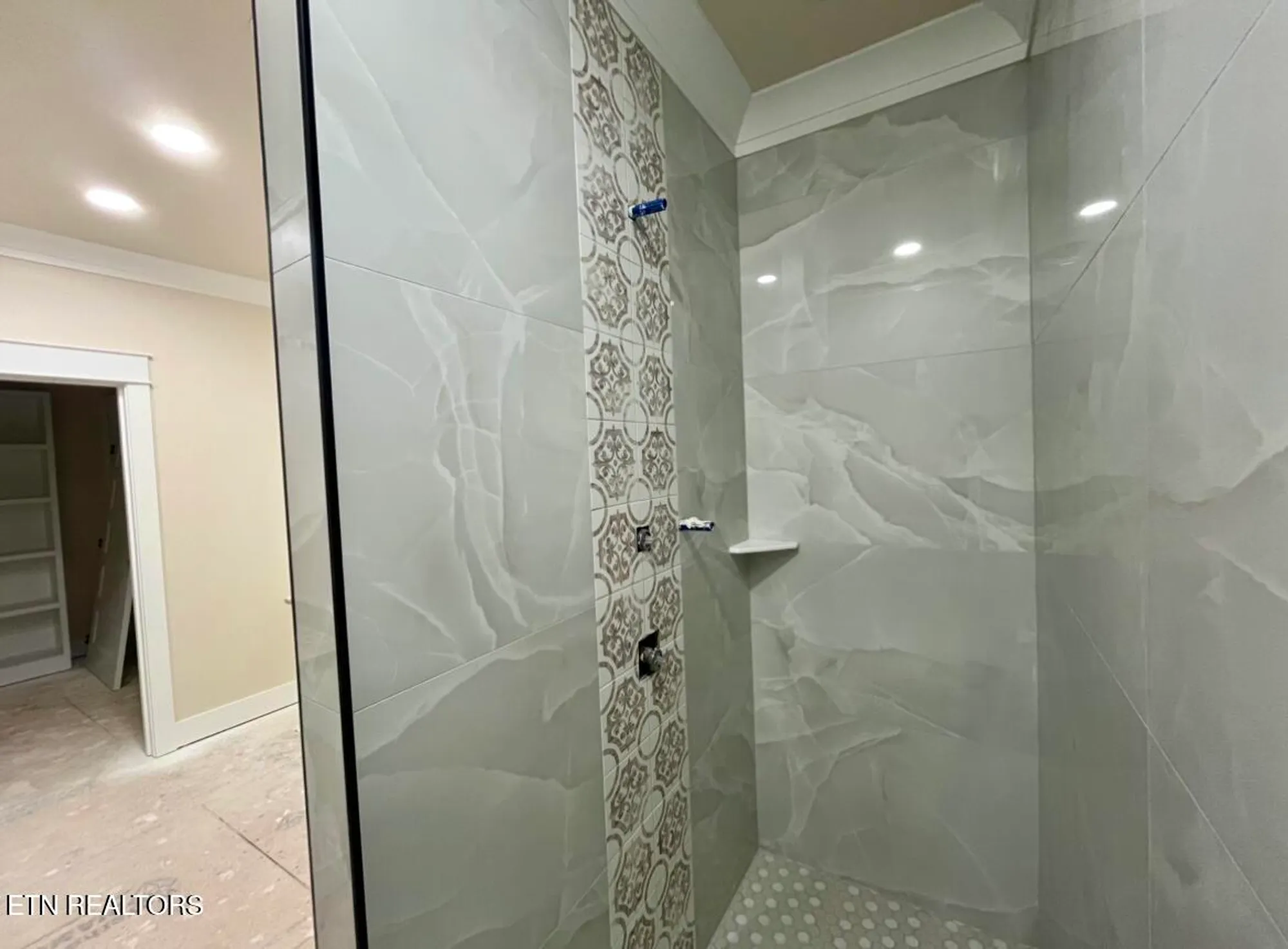 Property Slideshow image 21 of 24 | 414 beachwood dr, Crossville, TN, 38558