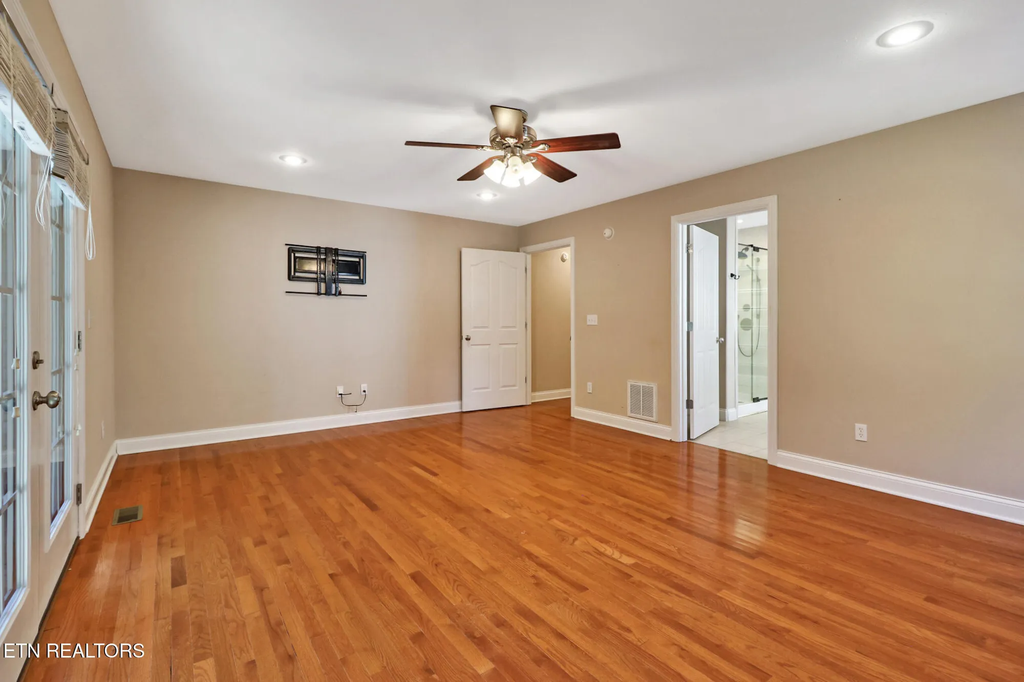 Property Slideshow image 26 of 38 | 157 cromwell ln, Crossville, TN, 38558