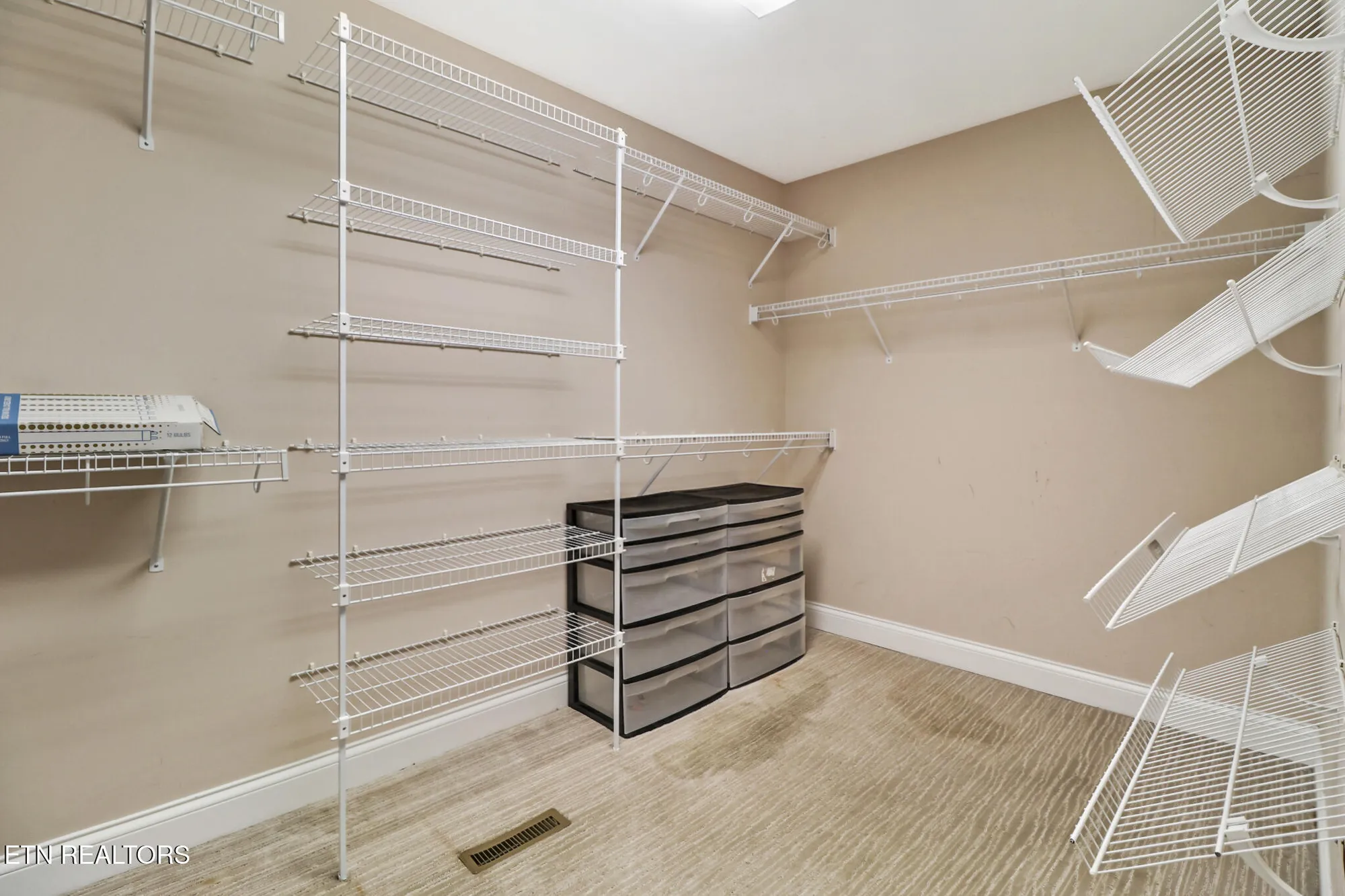 Property Slideshow image 29 of 38 | 157 cromwell ln, Crossville, TN, 38558