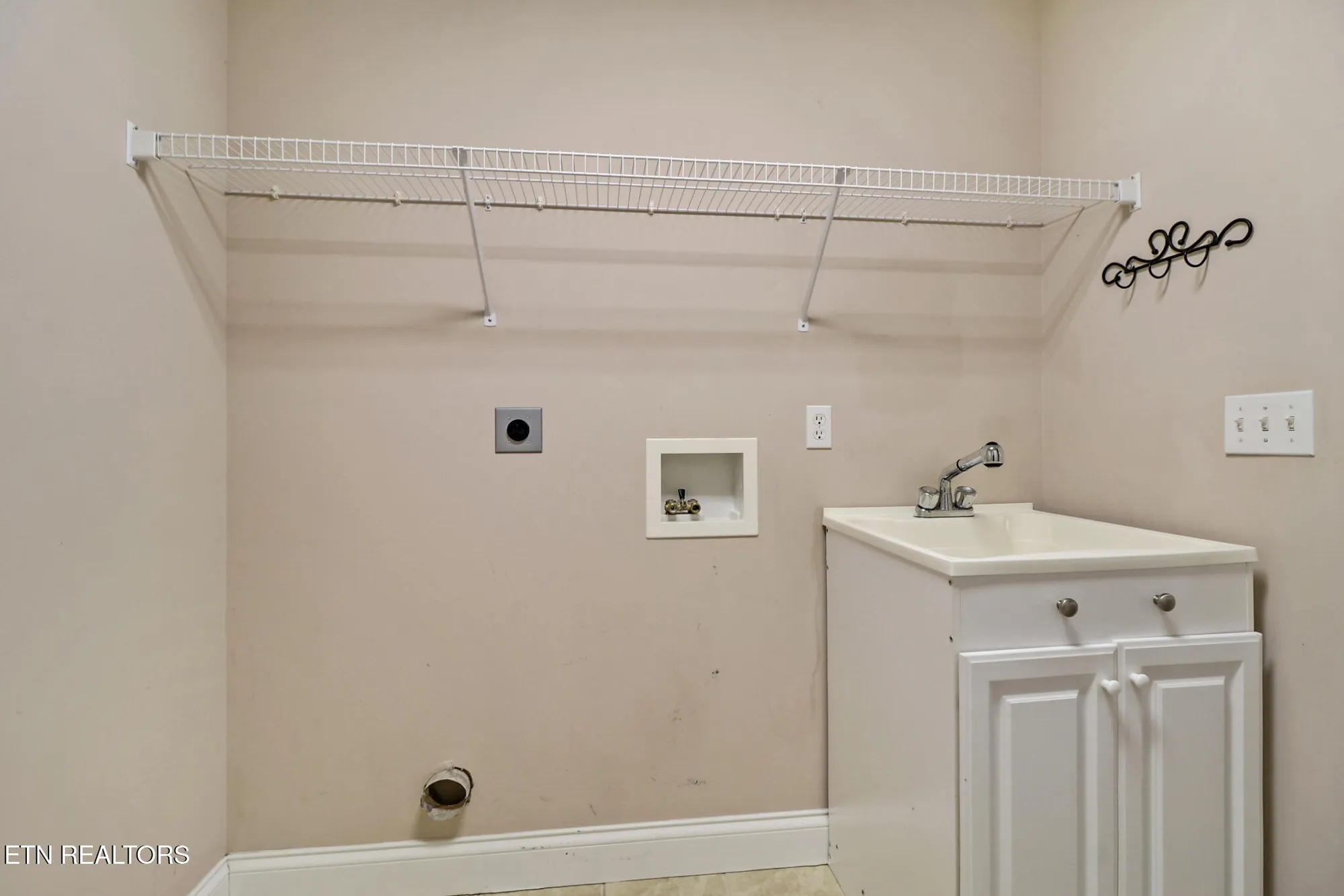 Property Slideshow image 31 of 38 | 157 cromwell ln, Crossville, TN, 38558