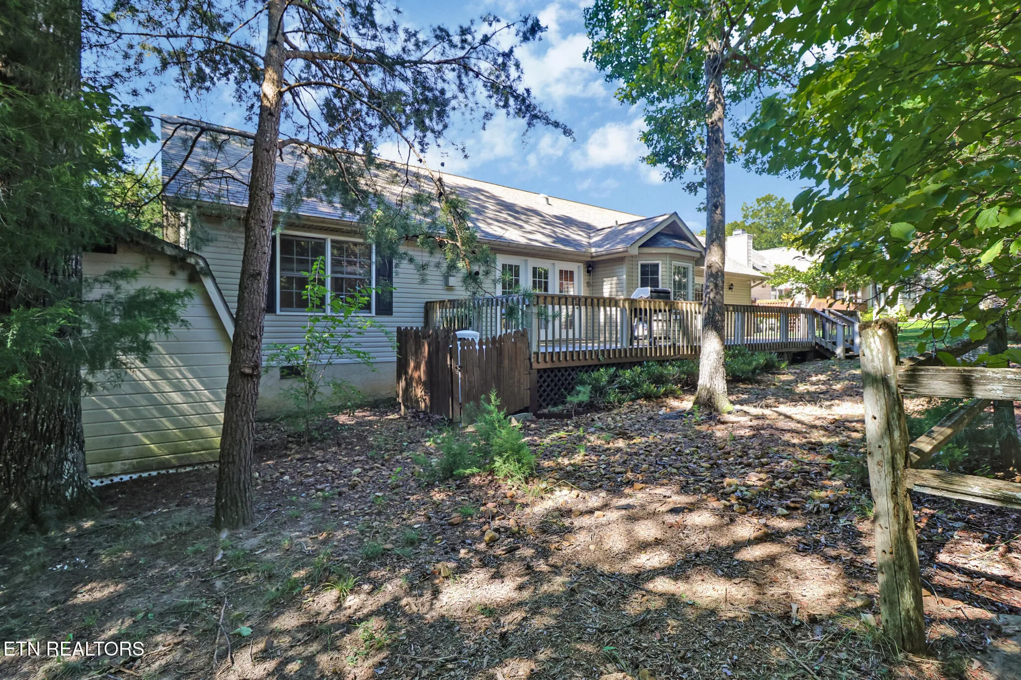 Property Slideshow image 37 of 38 | 157 cromwell ln, Crossville, TN, 38558