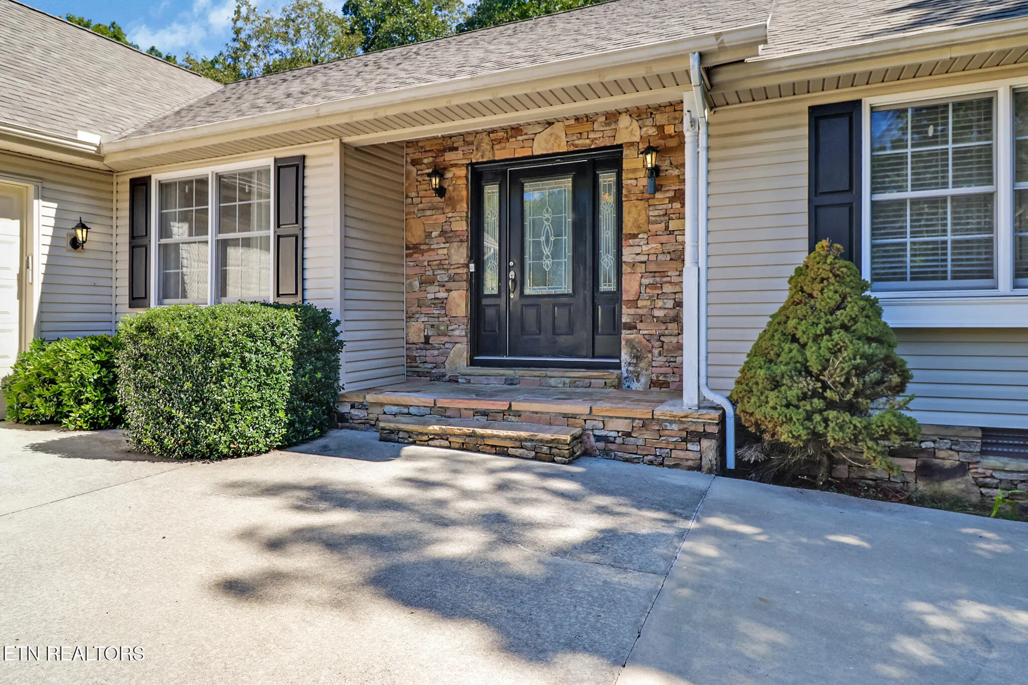 Property Slideshow image 4 of 38 | 157 cromwell ln, Crossville, TN, 38558